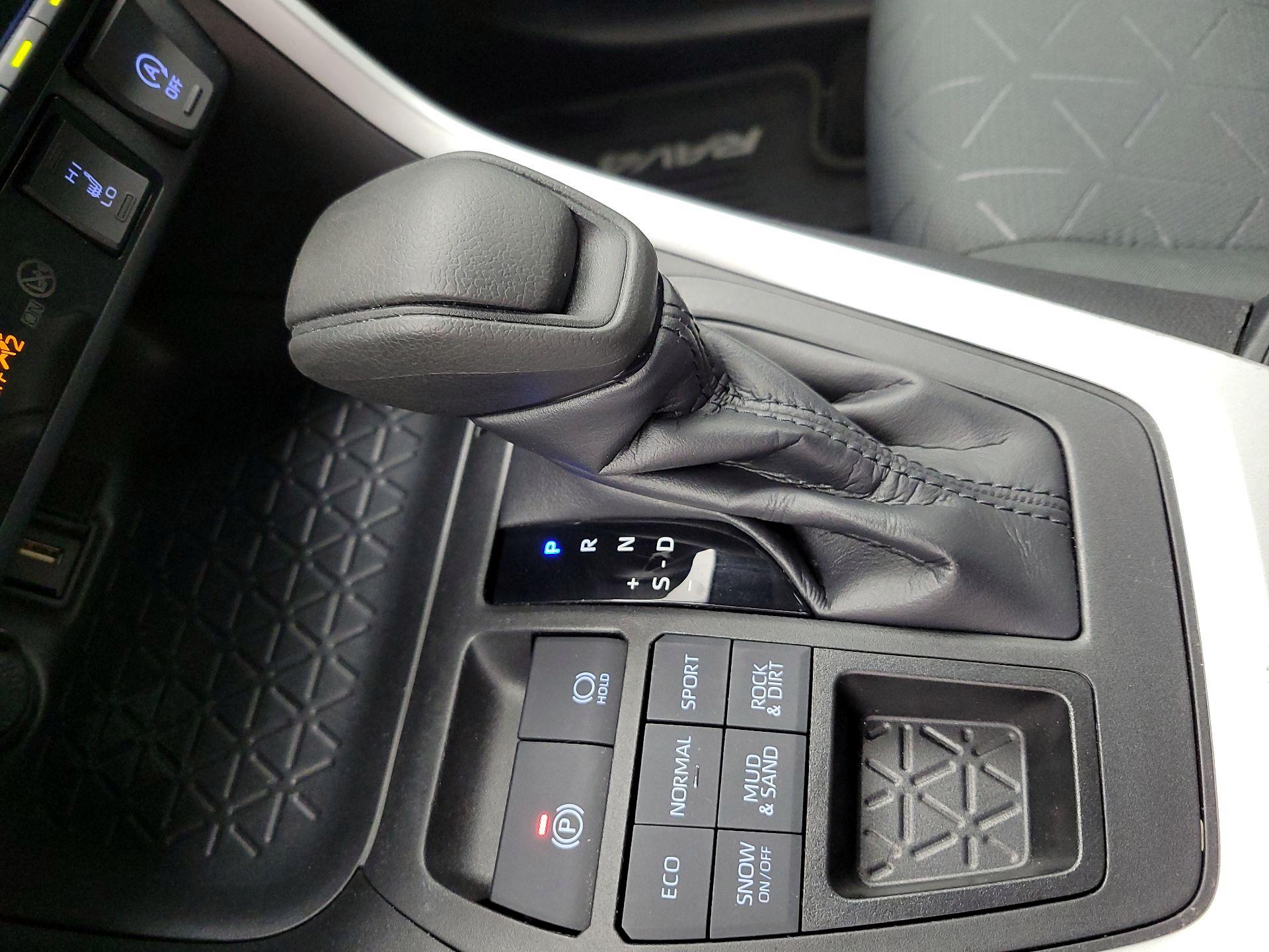 Thumbnail: 2020 Toyota RAV4 - 18