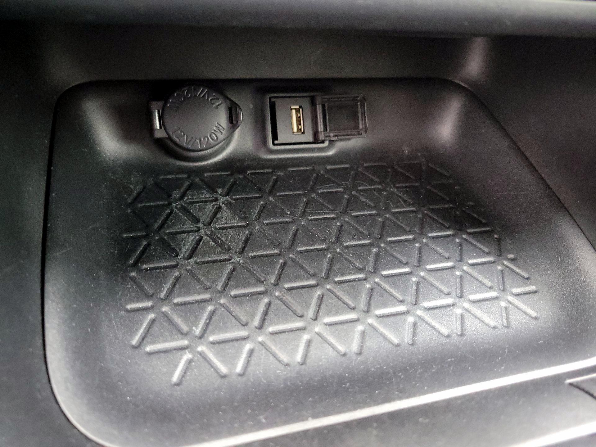 Thumbnail: 2020 Toyota RAV4 - 19