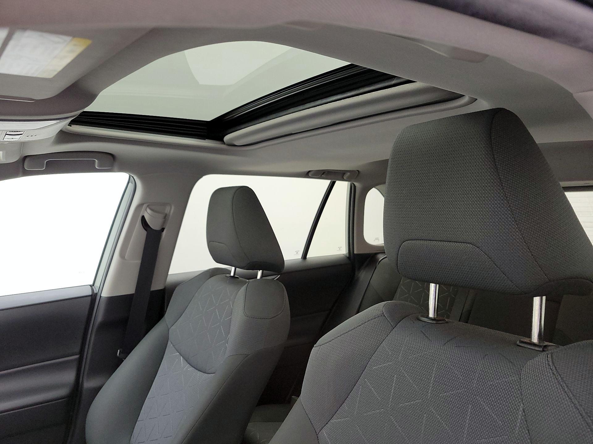 Thumbnail: 2020 Toyota RAV4 - 20