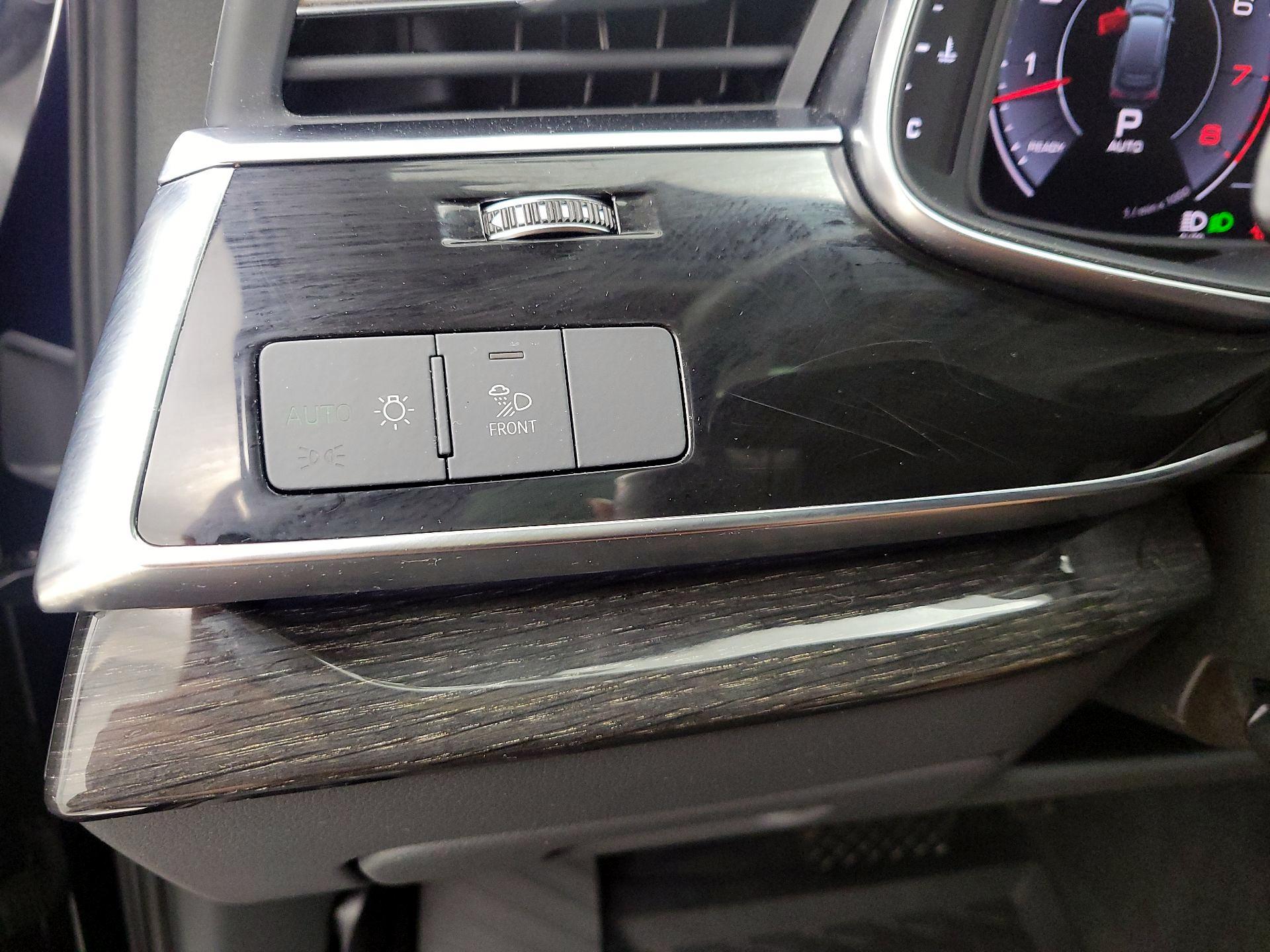Thumbnail: 2020 Audi Q7 - 13