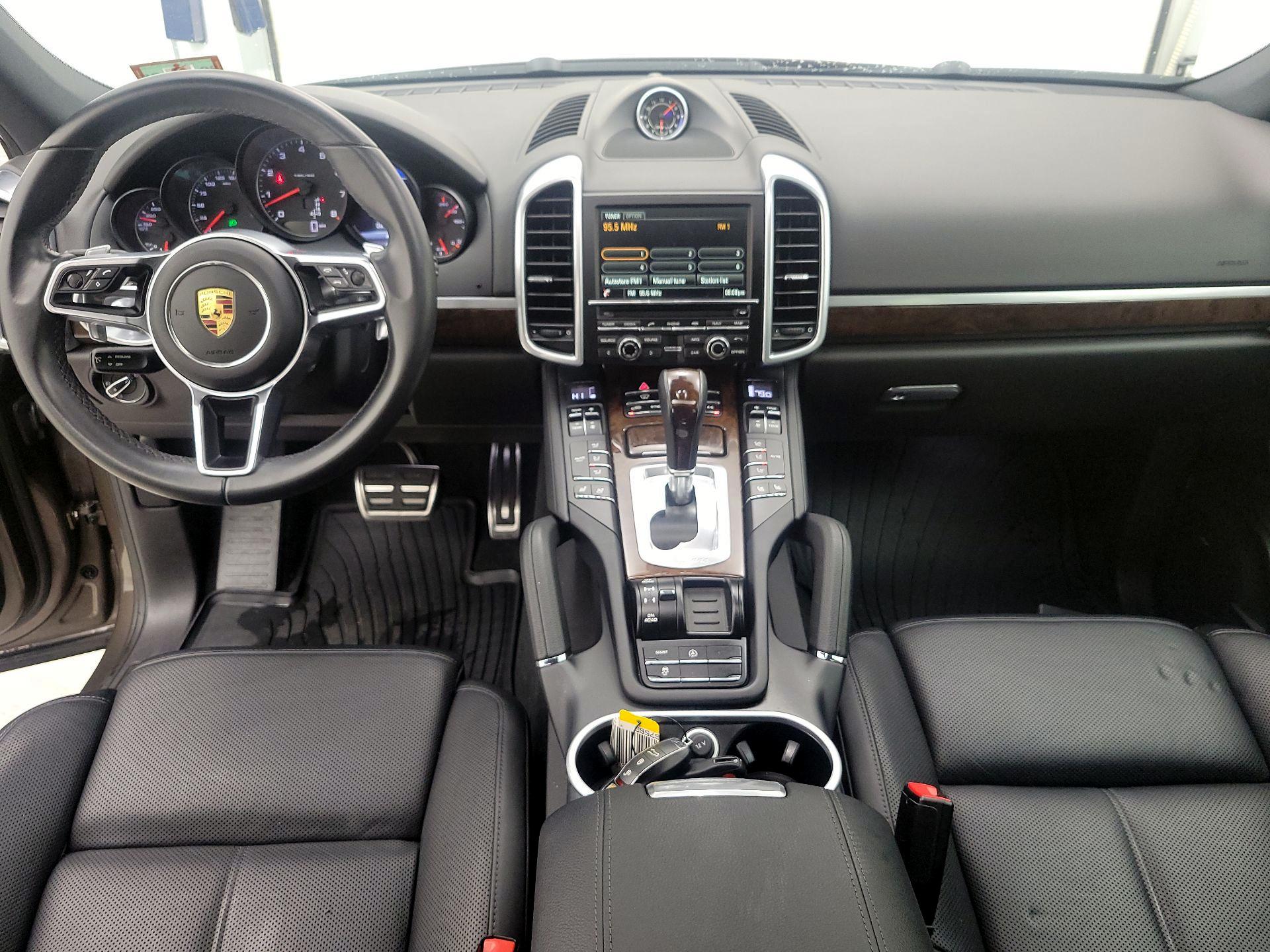 Thumbnail: 2016 Porsche Cayenne - 9