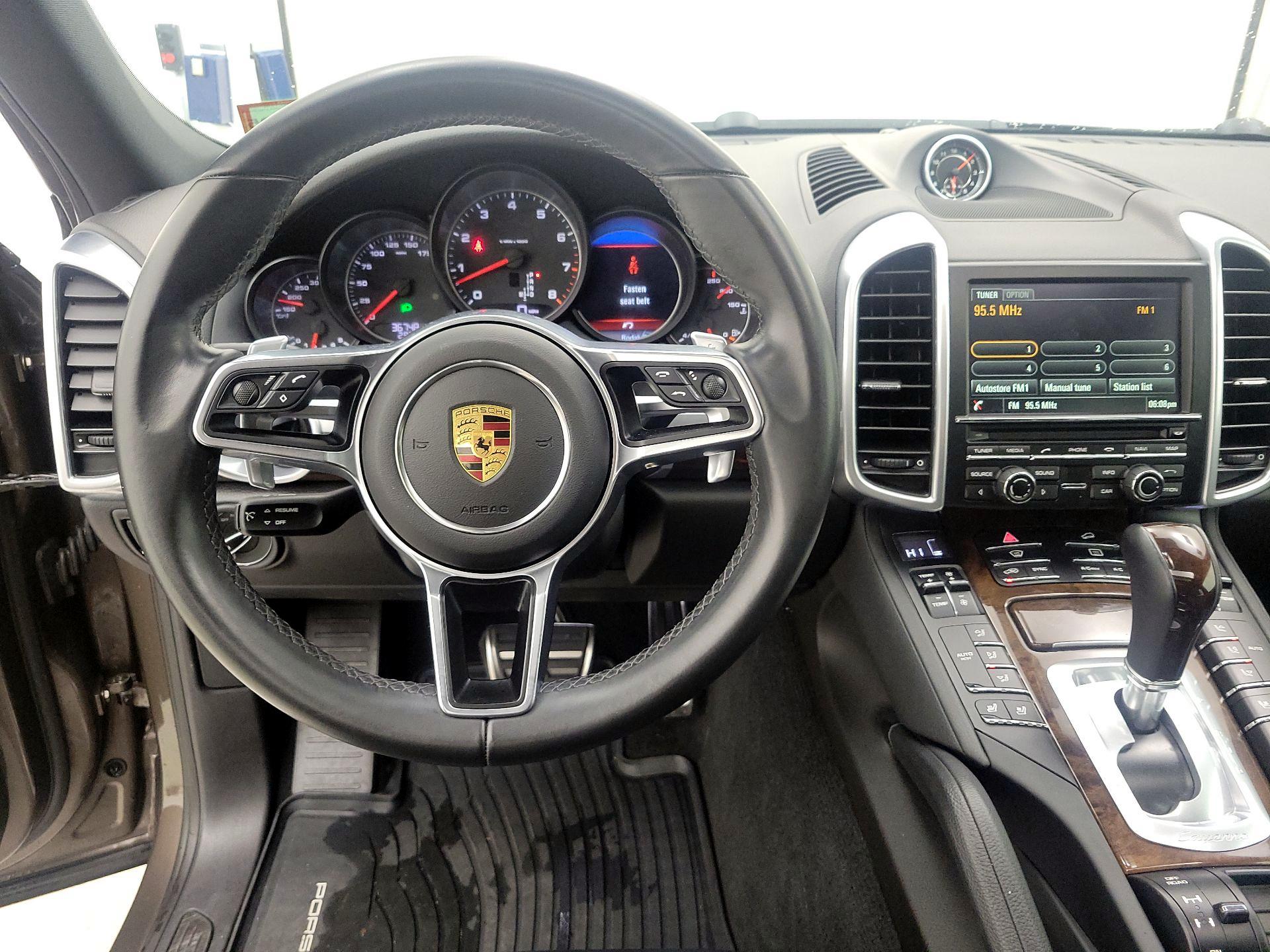 Thumbnail: 2016 Porsche Cayenne - 10