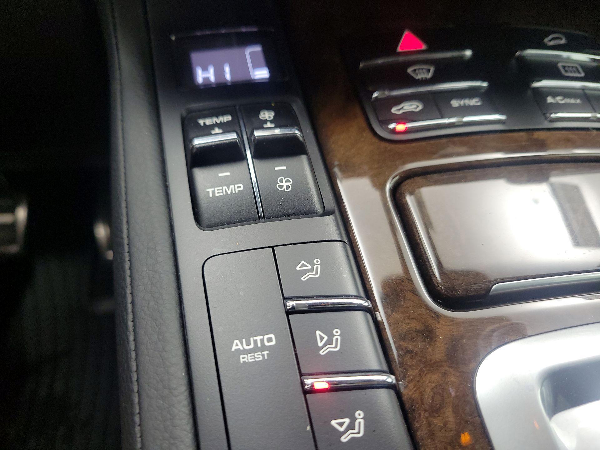 Thumbnail: 2016 Porsche Cayenne - 16