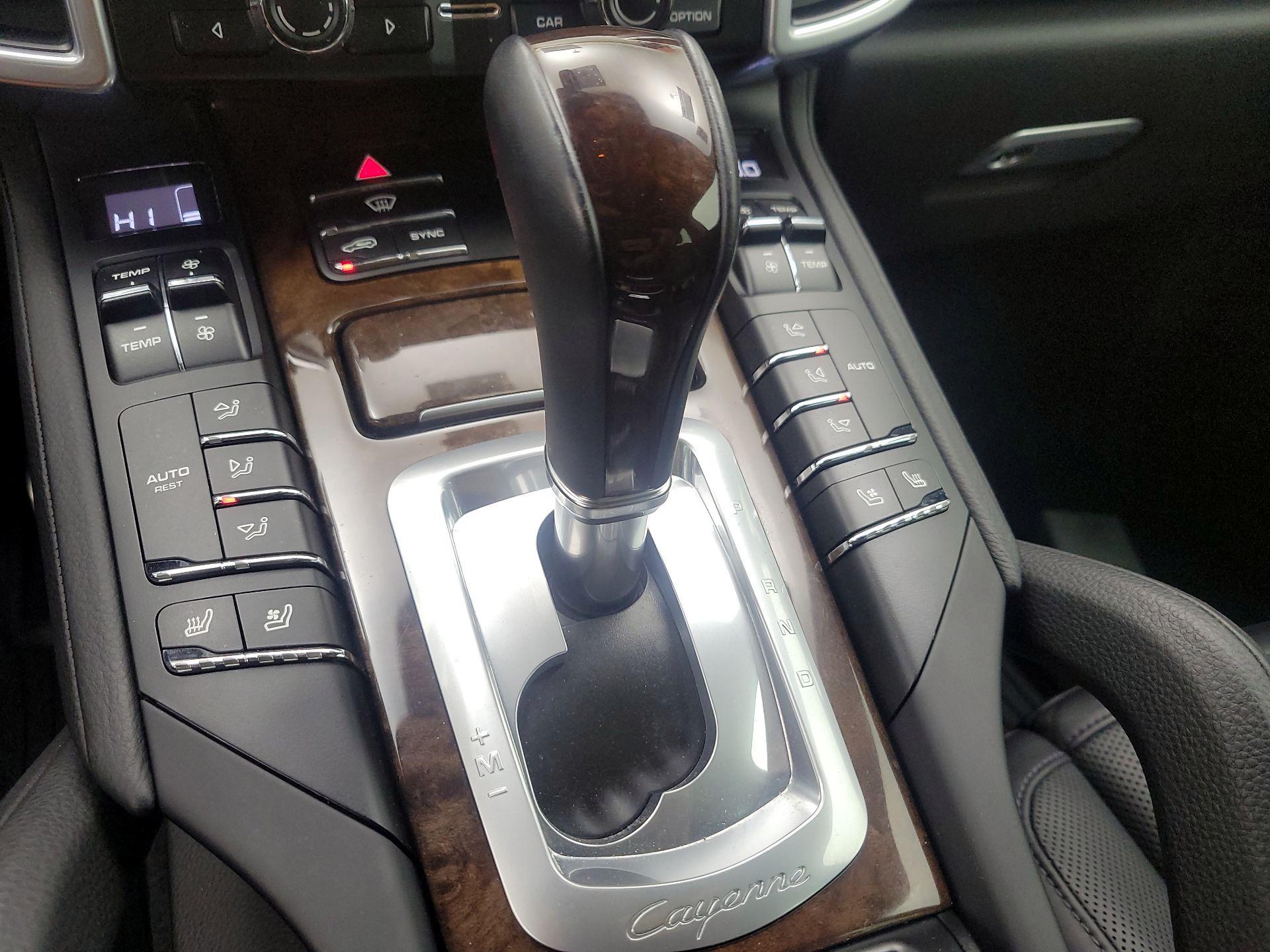Thumbnail: 2016 Porsche Cayenne - 17