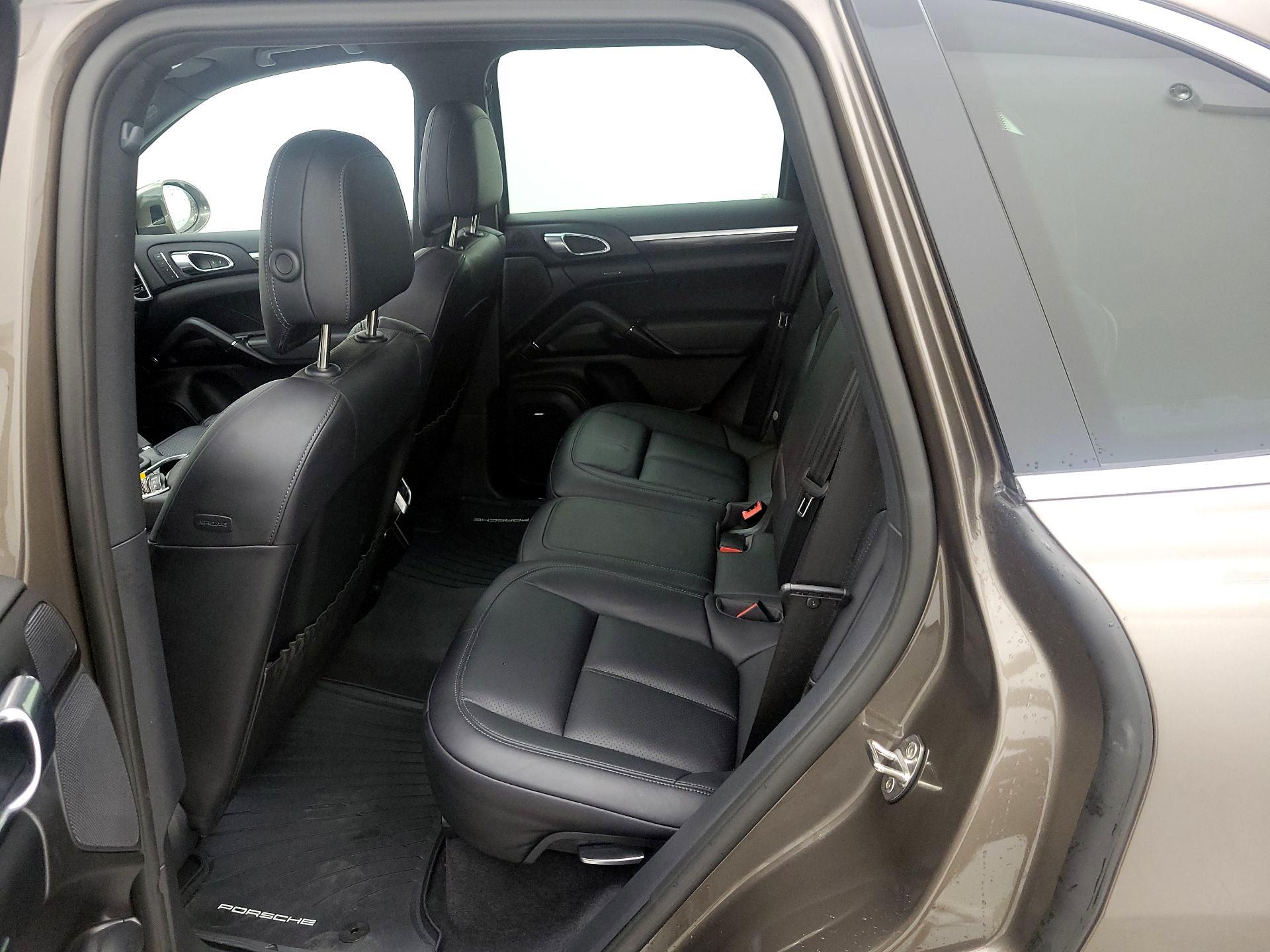 Thumbnail: 2016 Porsche Cayenne - 20
