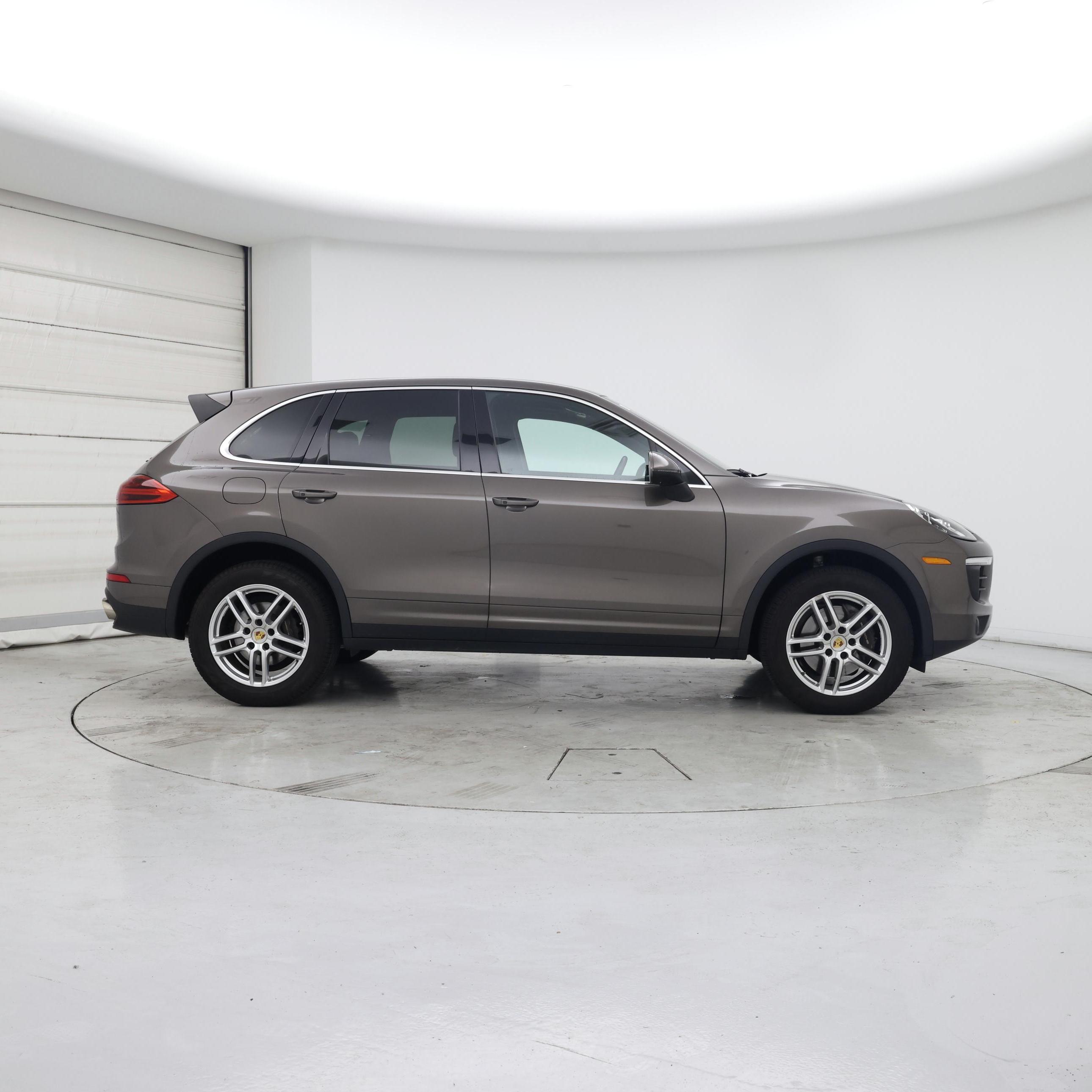 Thumbnail: 2016 Porsche Cayenne - 7