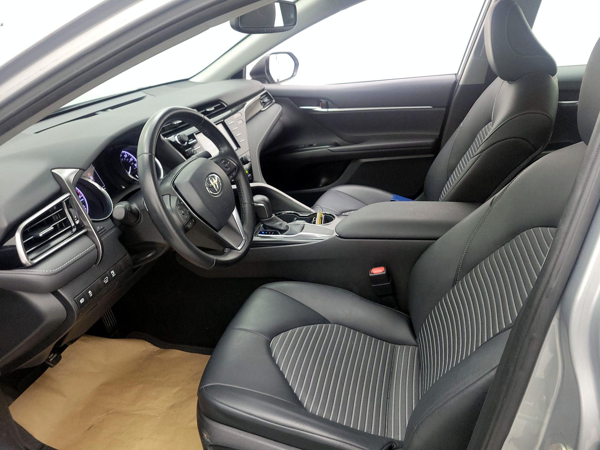 Thumbnail: 2020 Toyota Camry - 11