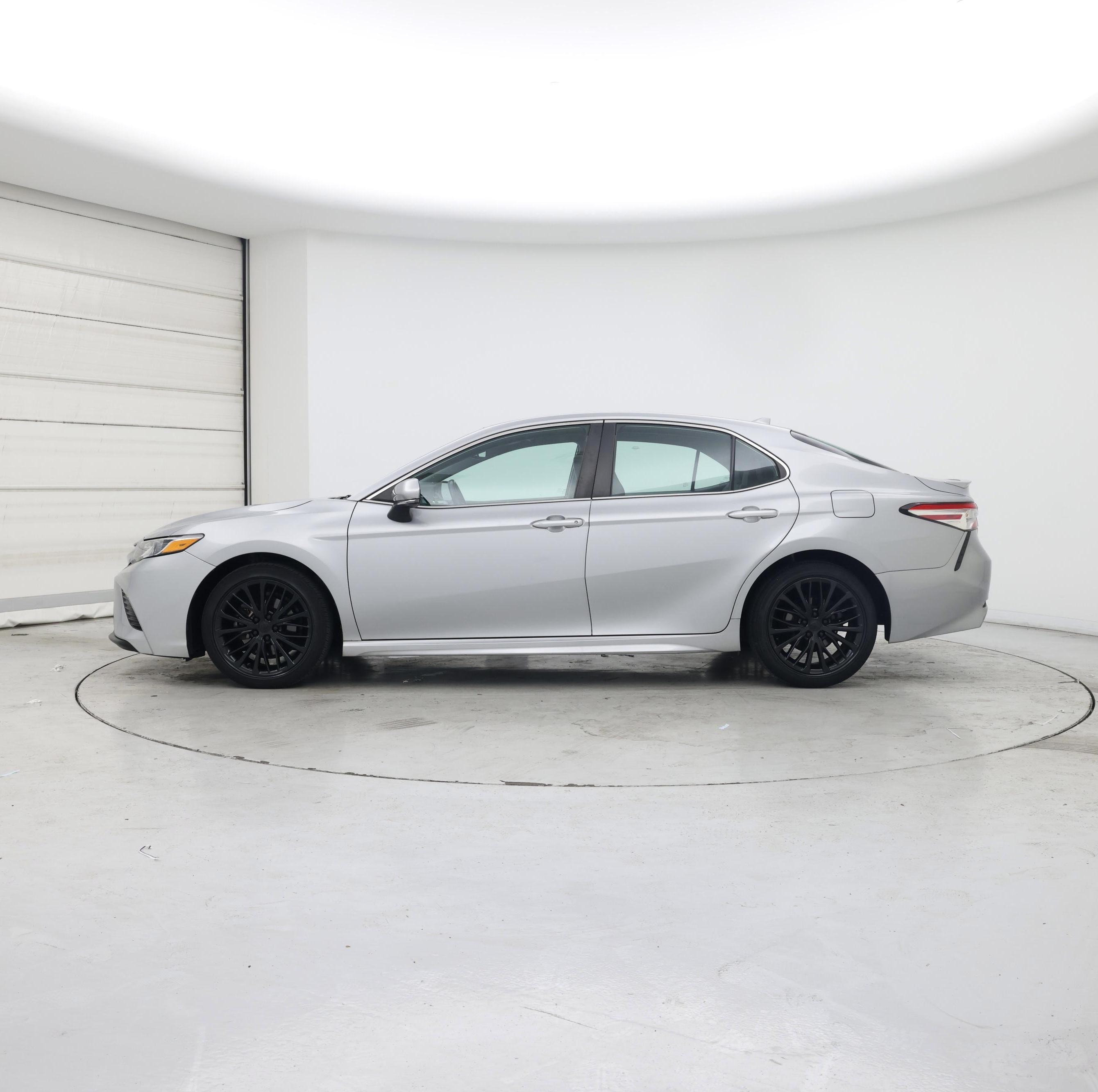 Thumbnail: 2020 Toyota Camry - 3