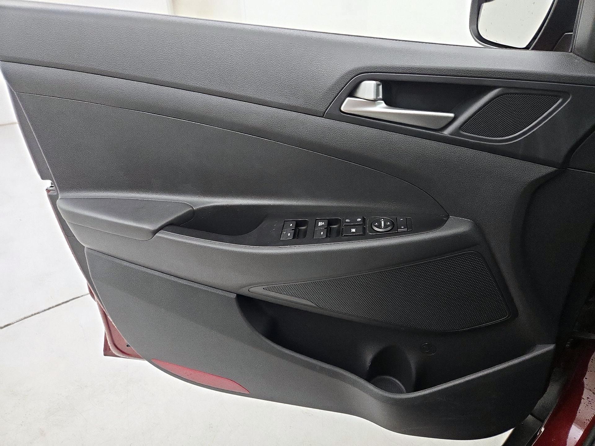 Thumbnail: 2019 Hyundai Tucson - 12