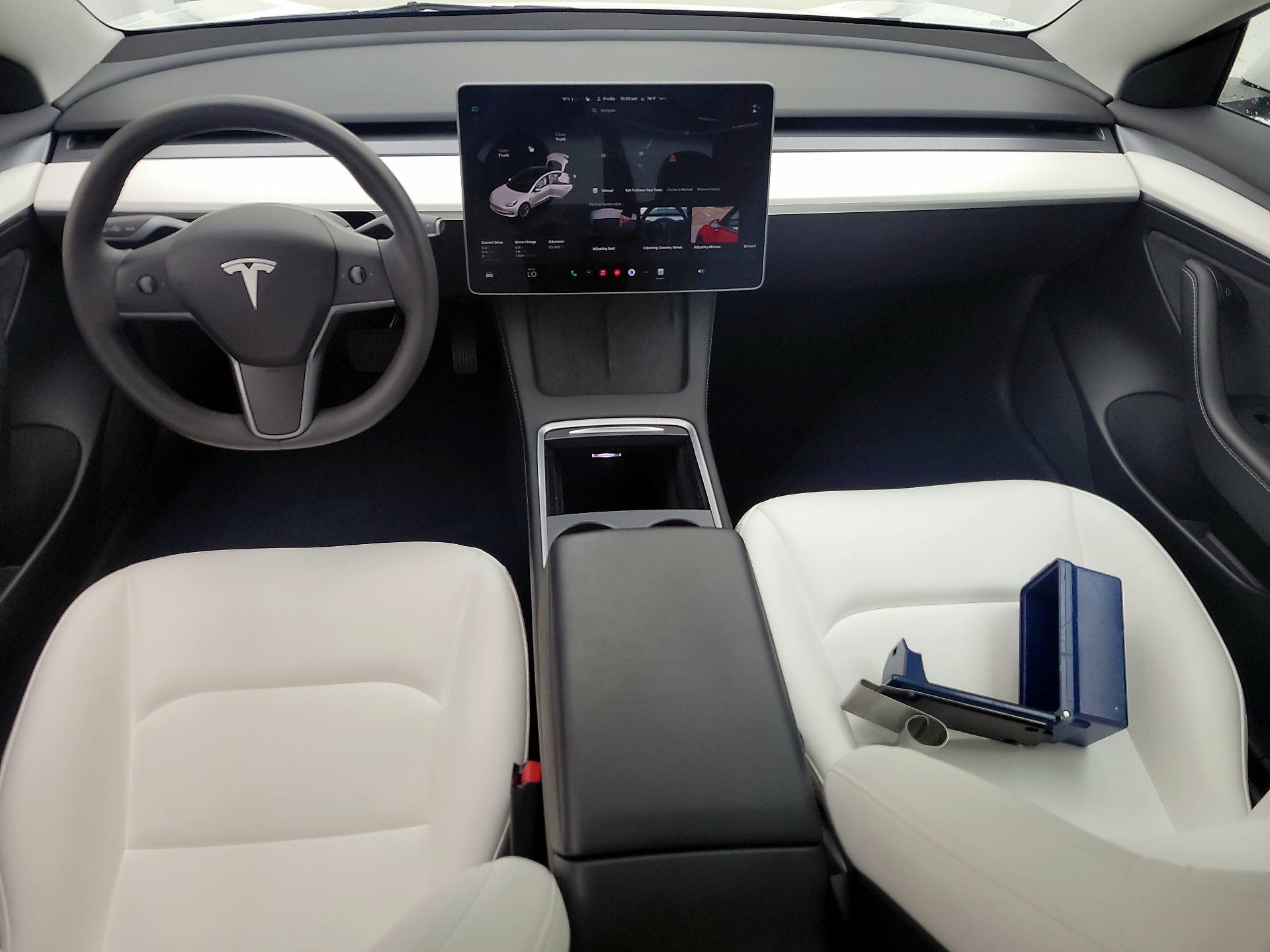 Thumbnail: 2023 Tesla Model 3 - 9