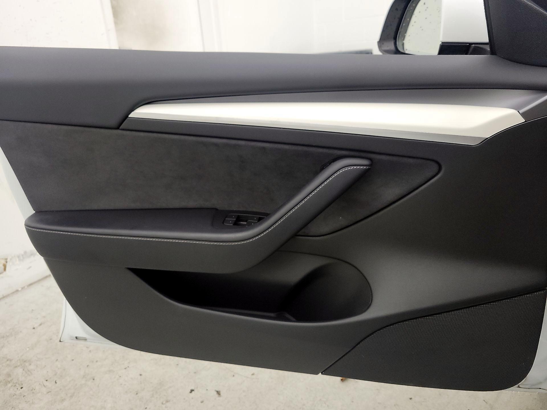 Thumbnail: 2023 Tesla Model 3 - 12