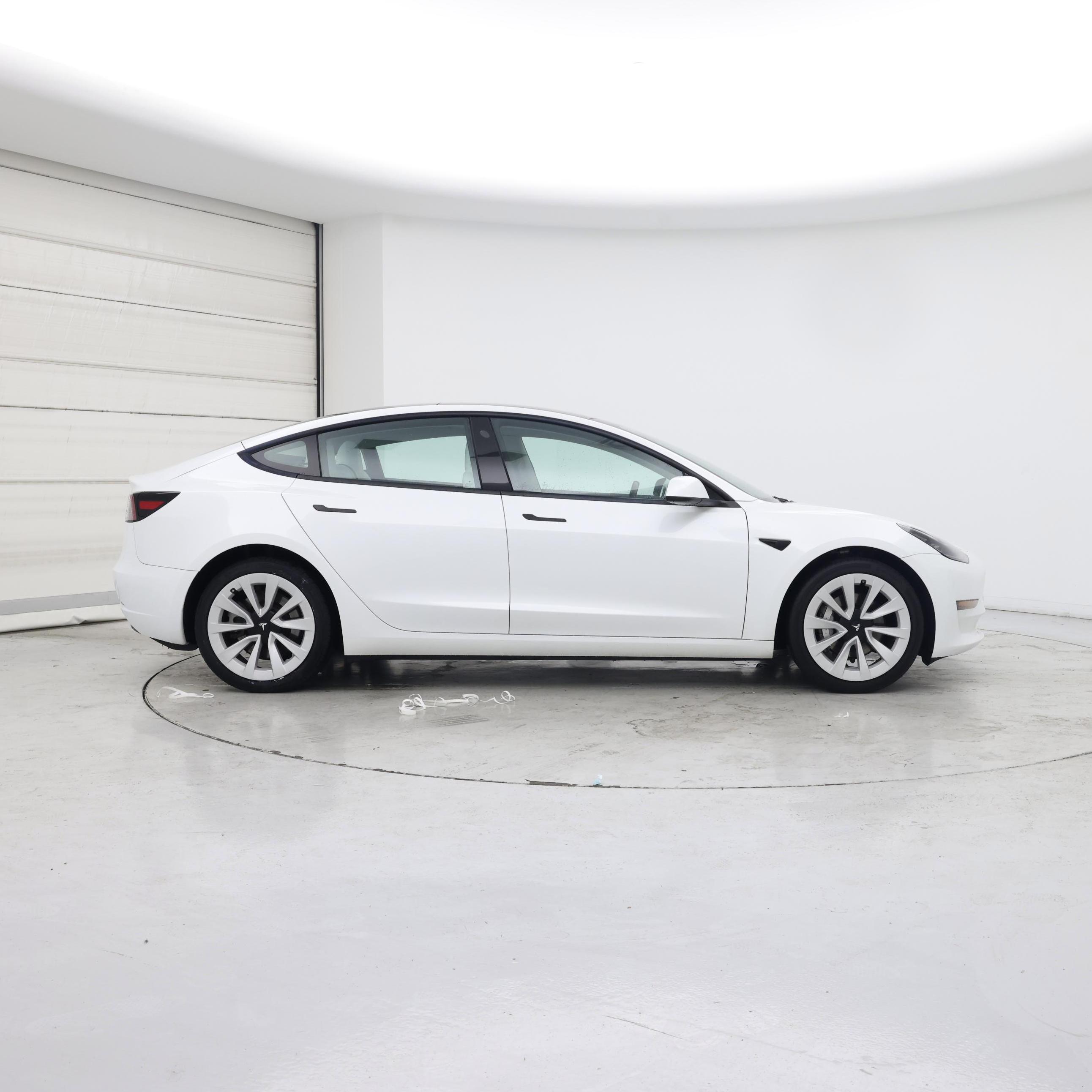 Thumbnail: 2023 Tesla Model 3 - 7