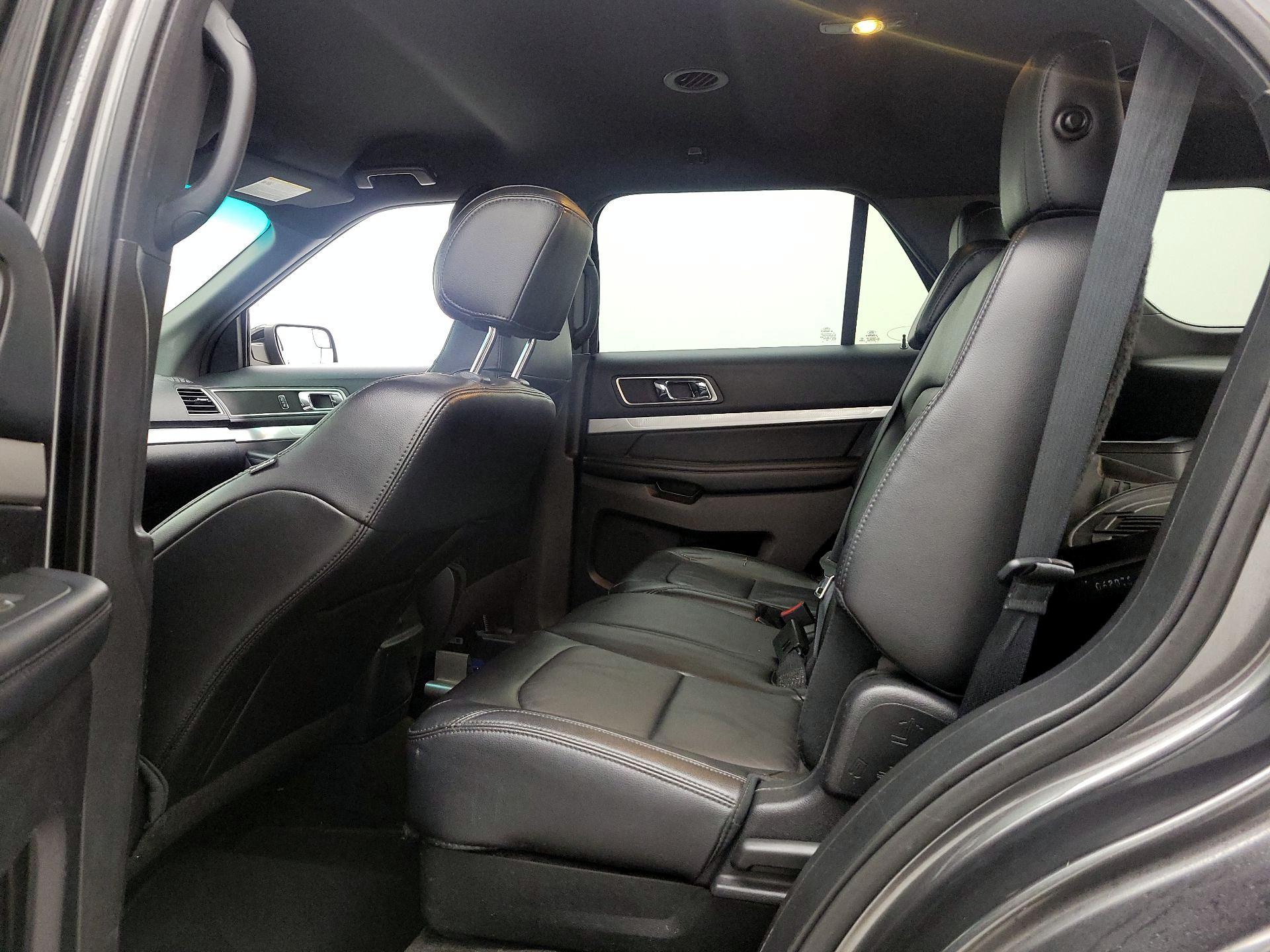 Thumbnail: 2016 Ford Explorer - 17