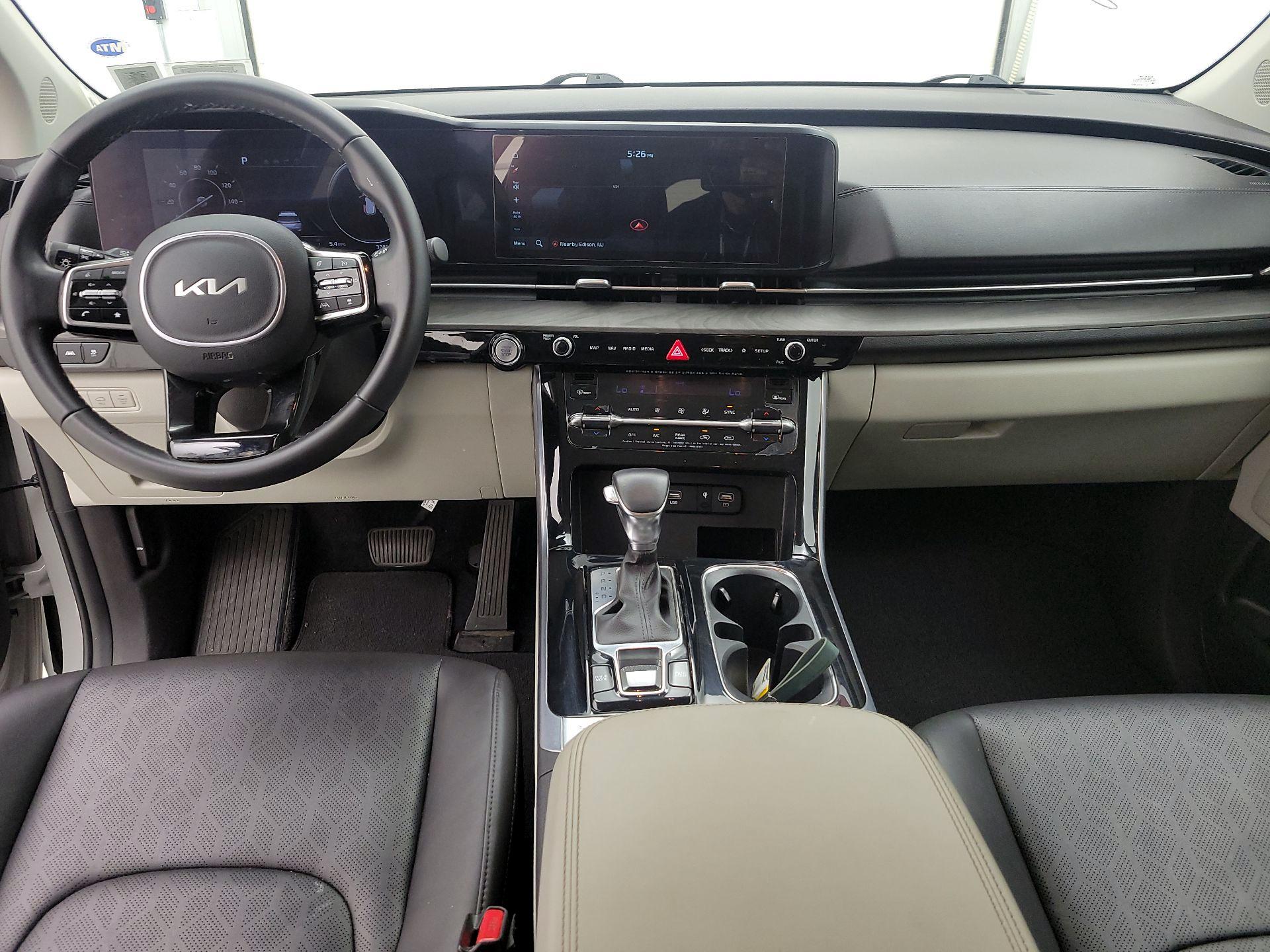 Thumbnail: 2023 Kia Carnival - 9