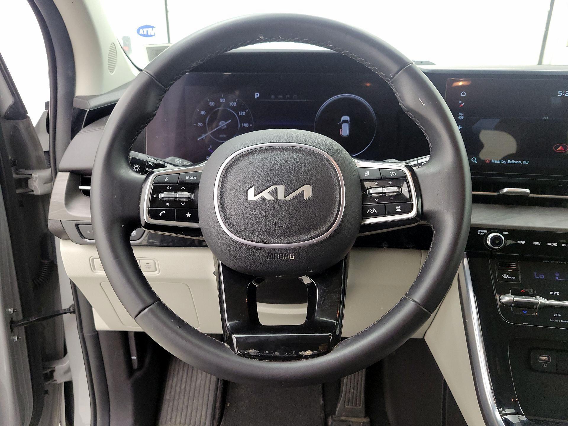 Thumbnail: 2023 Kia Carnival - 10