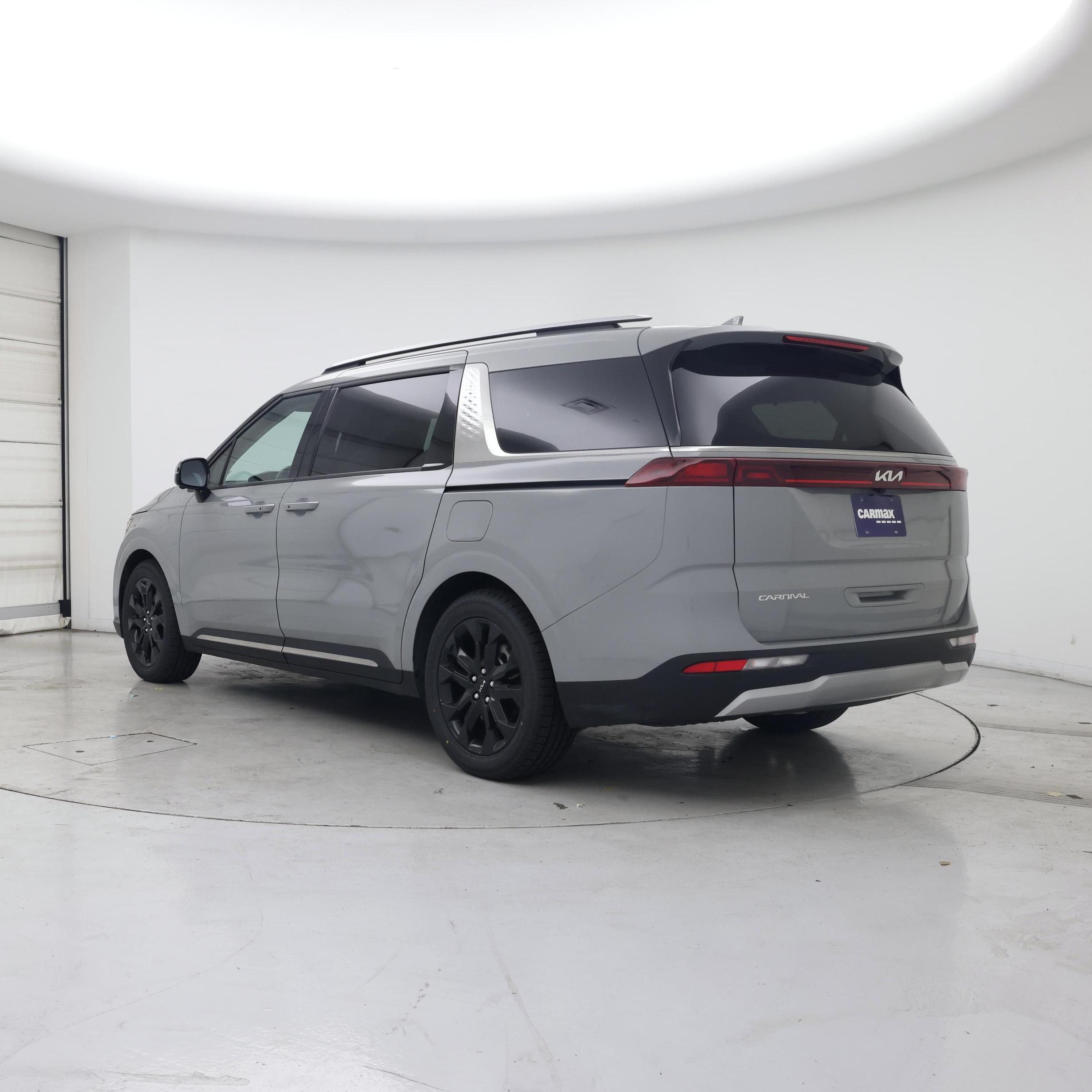 Thumbnail: 2023 Kia Carnival - 2