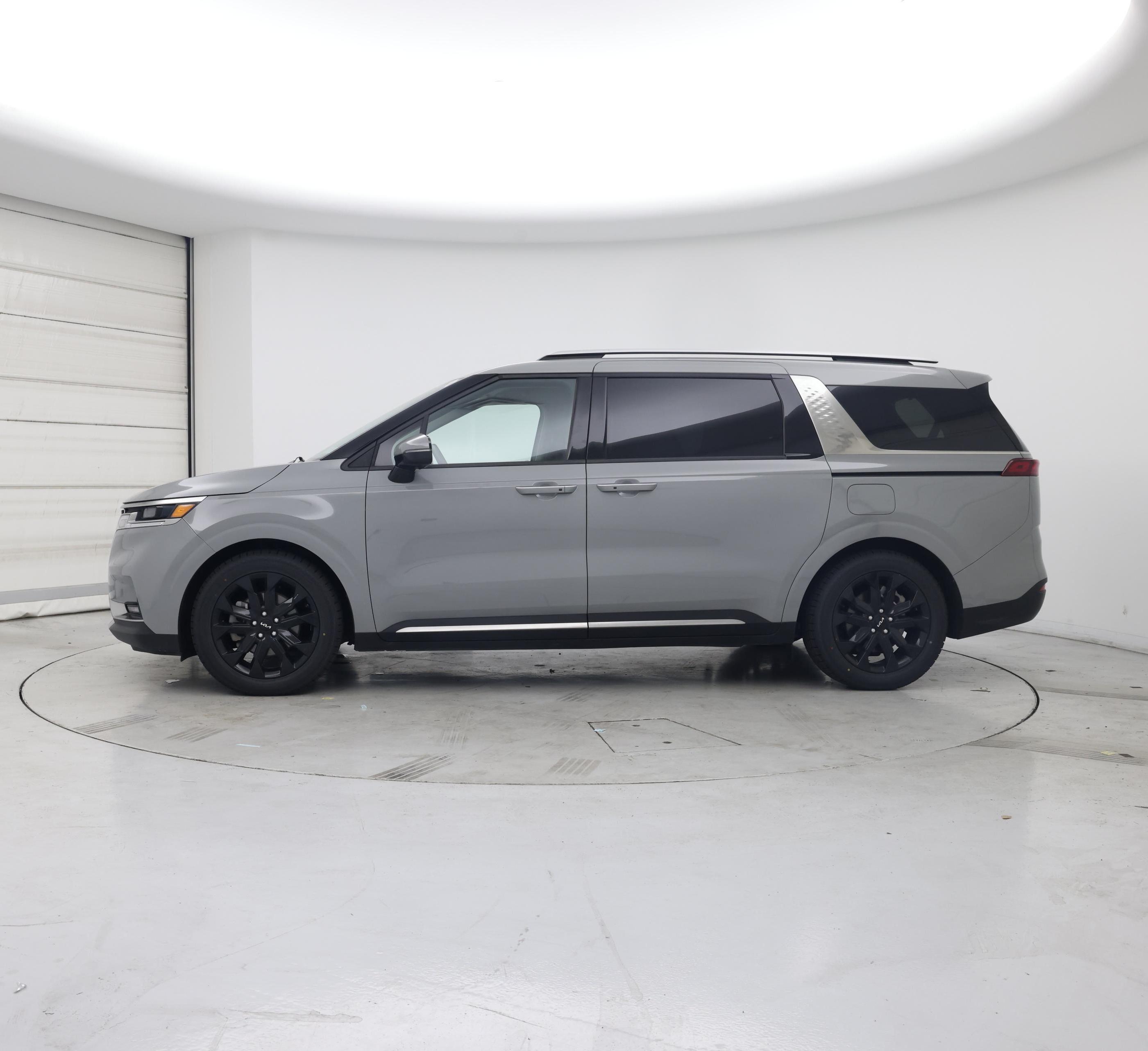Thumbnail: 2023 Kia Carnival - 3