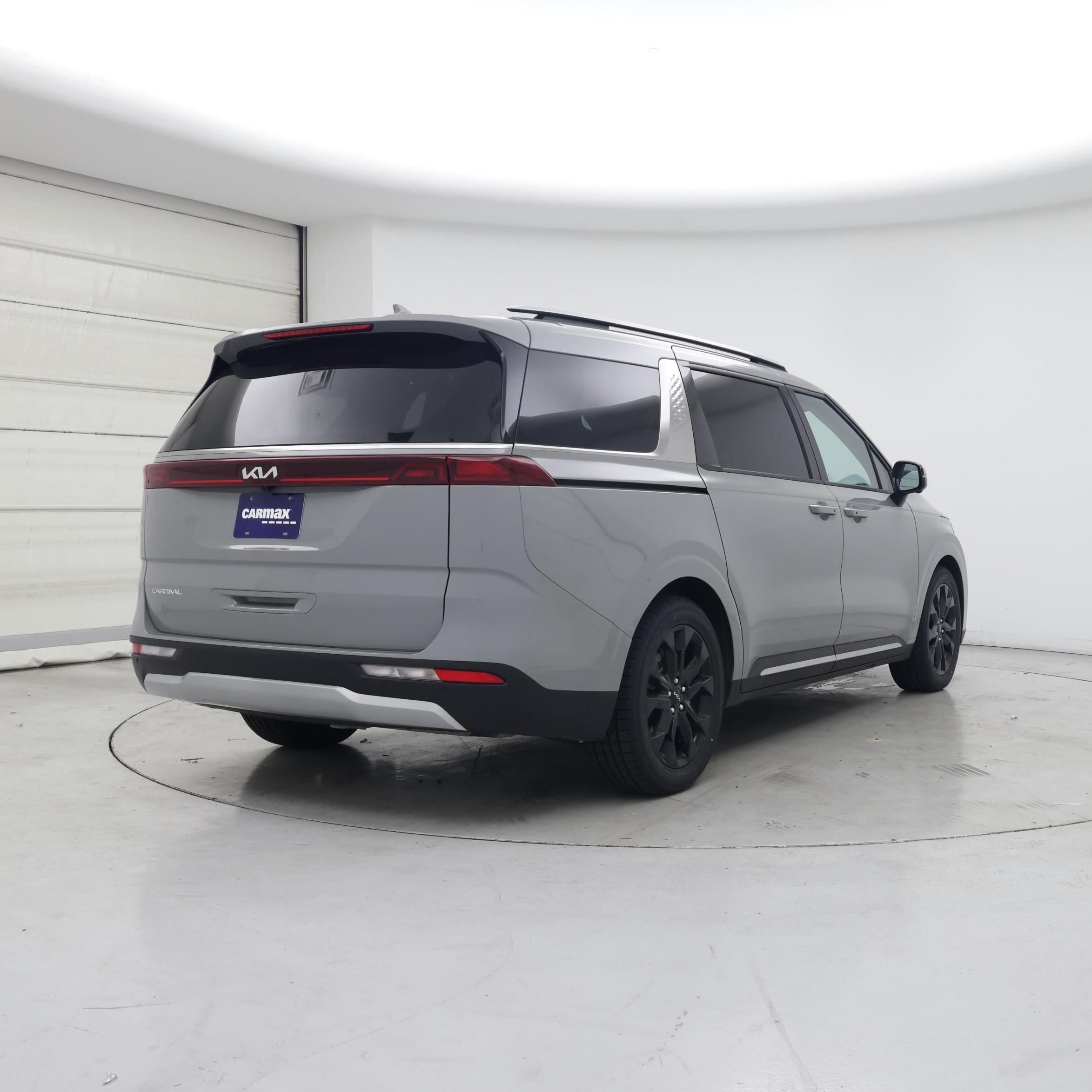 Thumbnail: 2023 Kia Carnival - 8