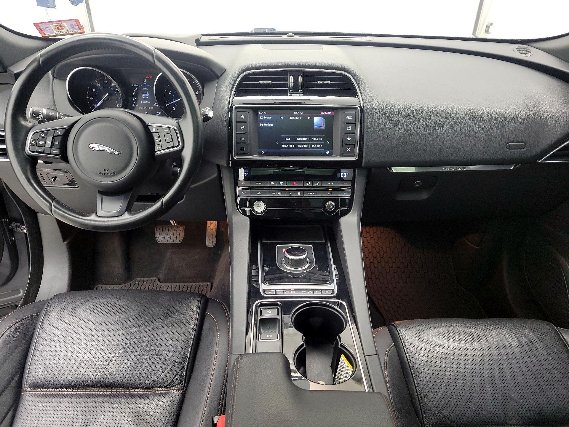 Thumbnail: 2017 Jaguar F-Pace - 9