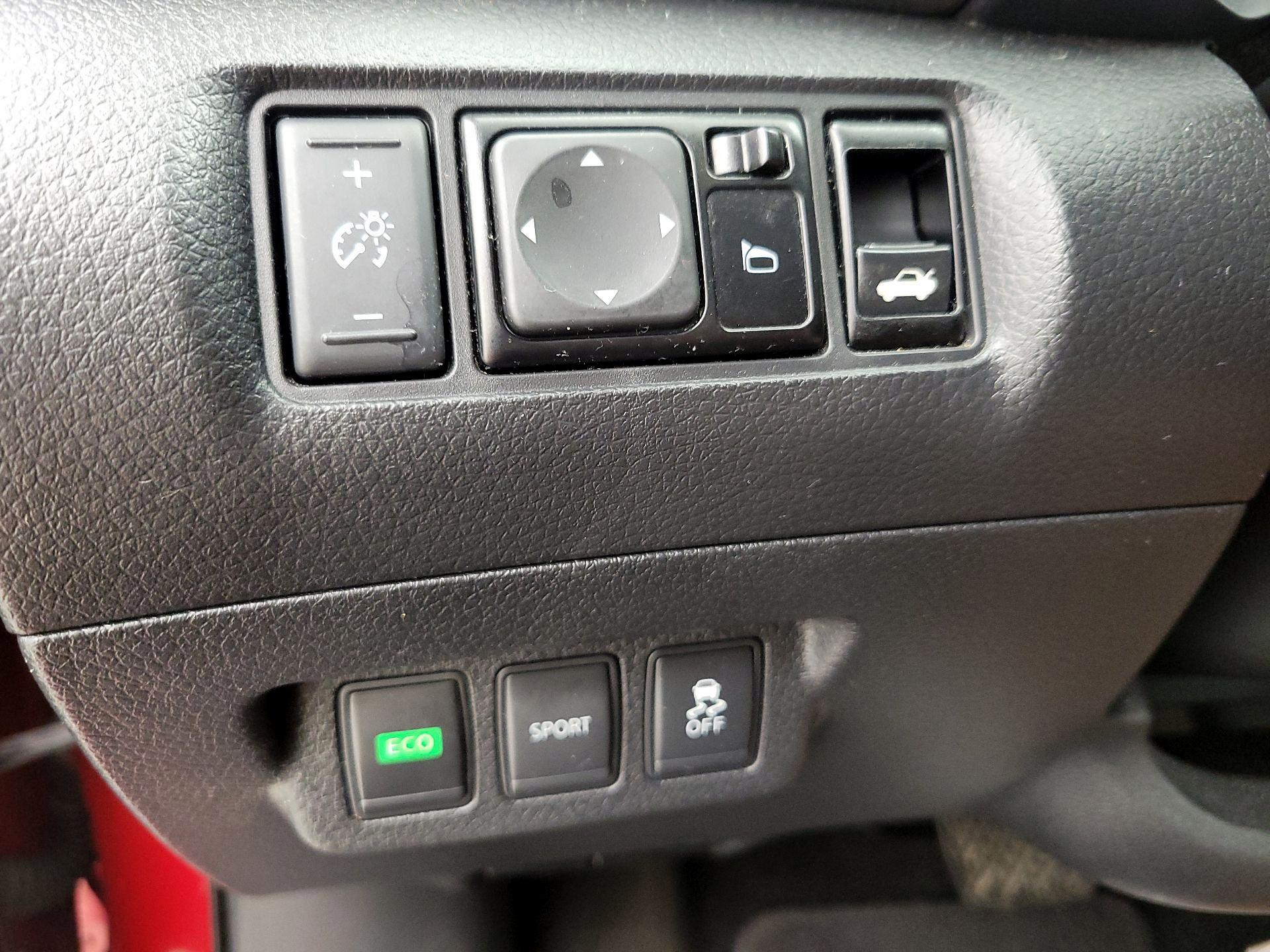 Thumbnail: 2014 Nissan Sentra - 13