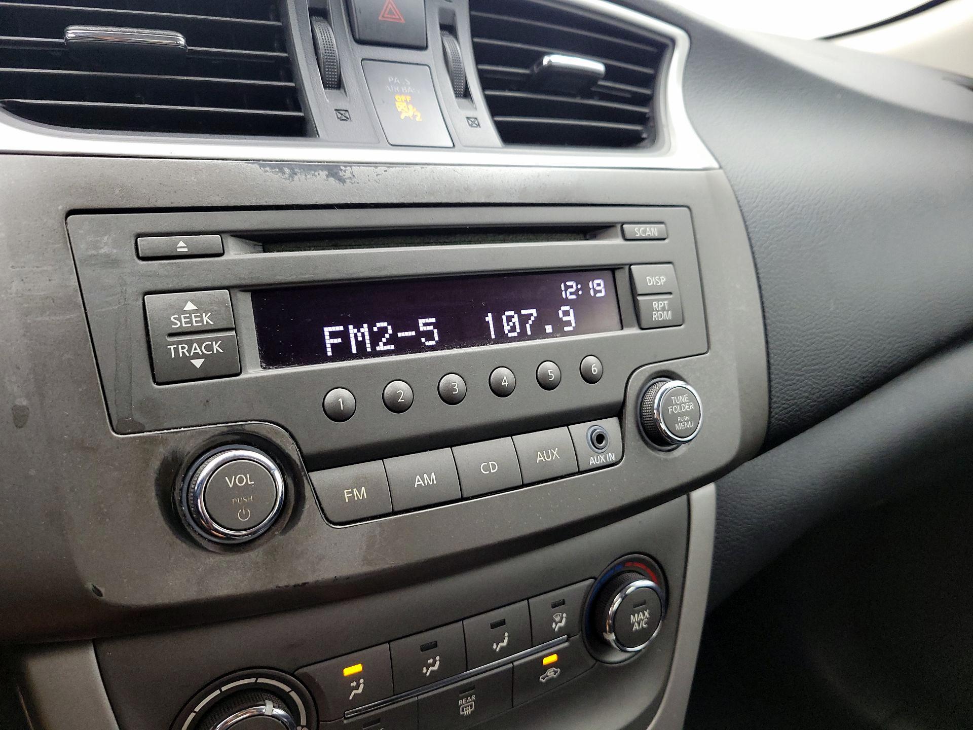 Thumbnail: 2014 Nissan Sentra - 14