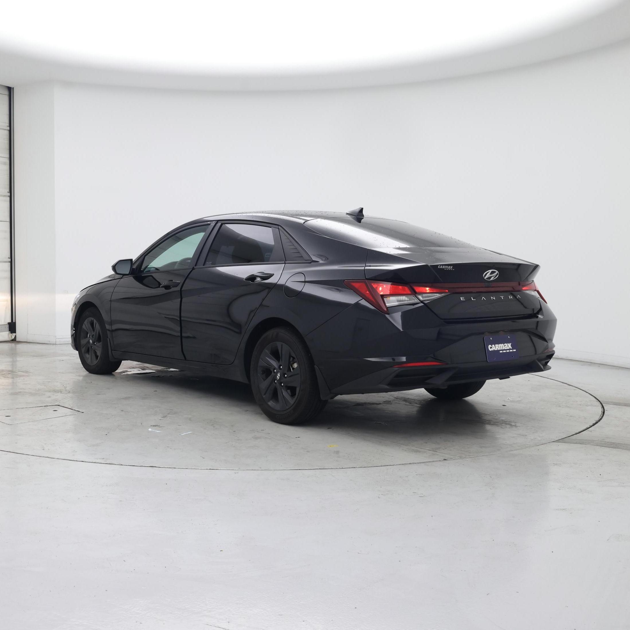 Thumbnail: 2023 Hyundai Elantra - 2
