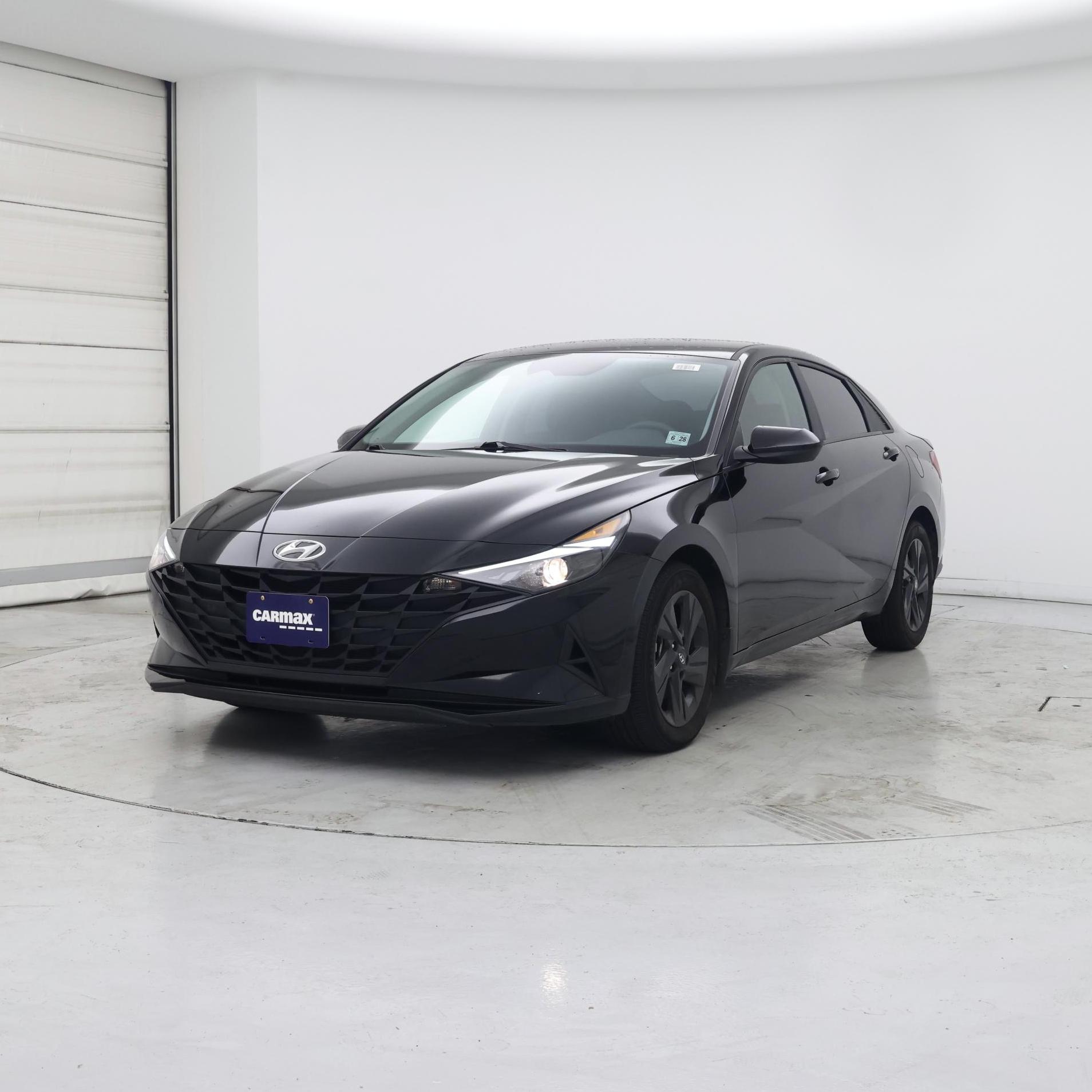 Thumbnail: 2023 Hyundai Elantra - 4