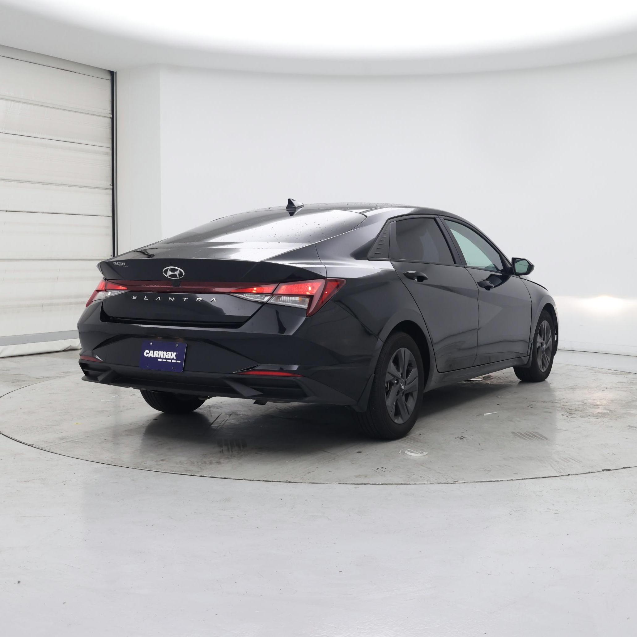 Thumbnail: 2023 Hyundai Elantra - 8
