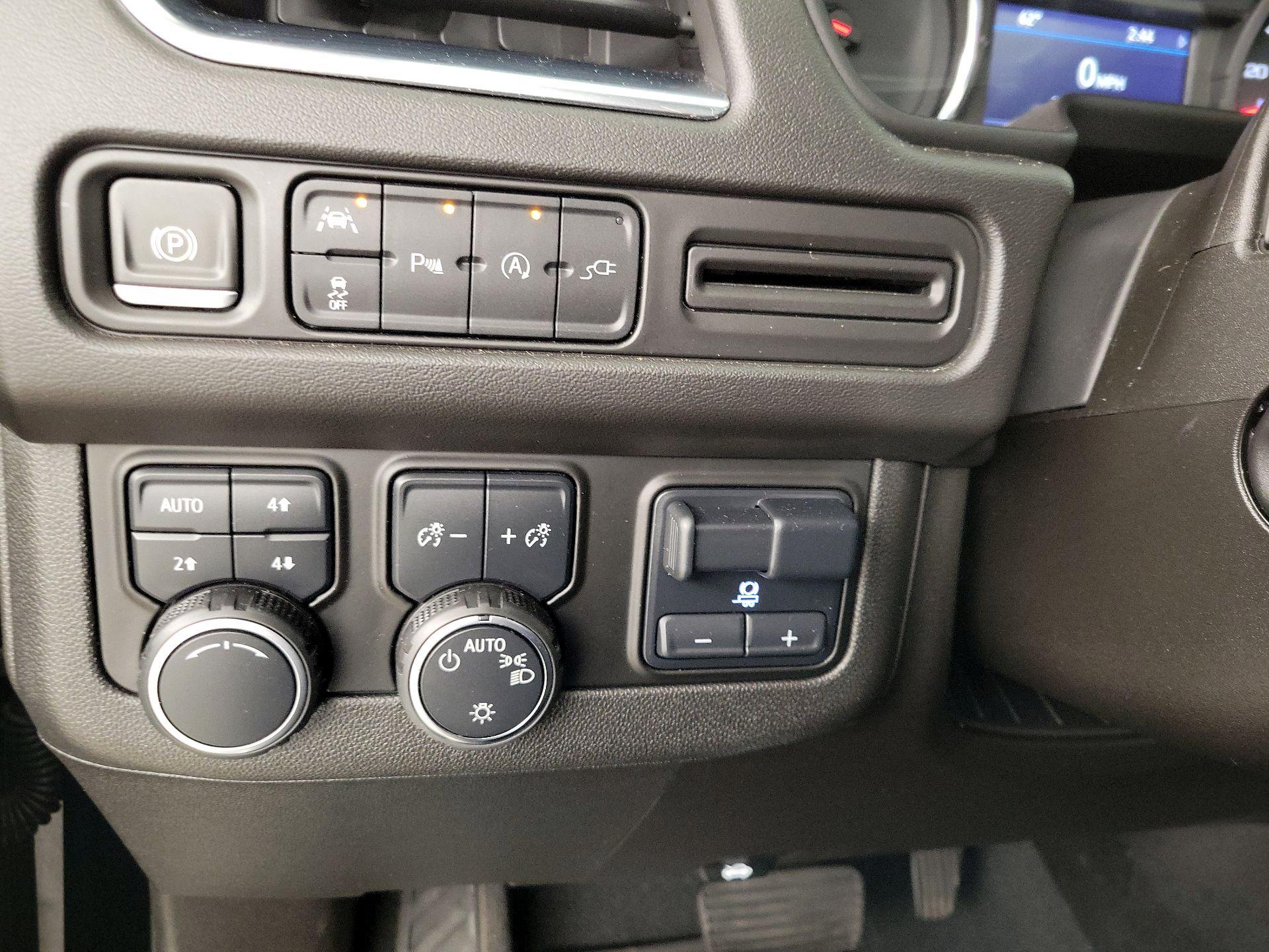 Thumbnail: 2021 Chevrolet Tahoe - 13
