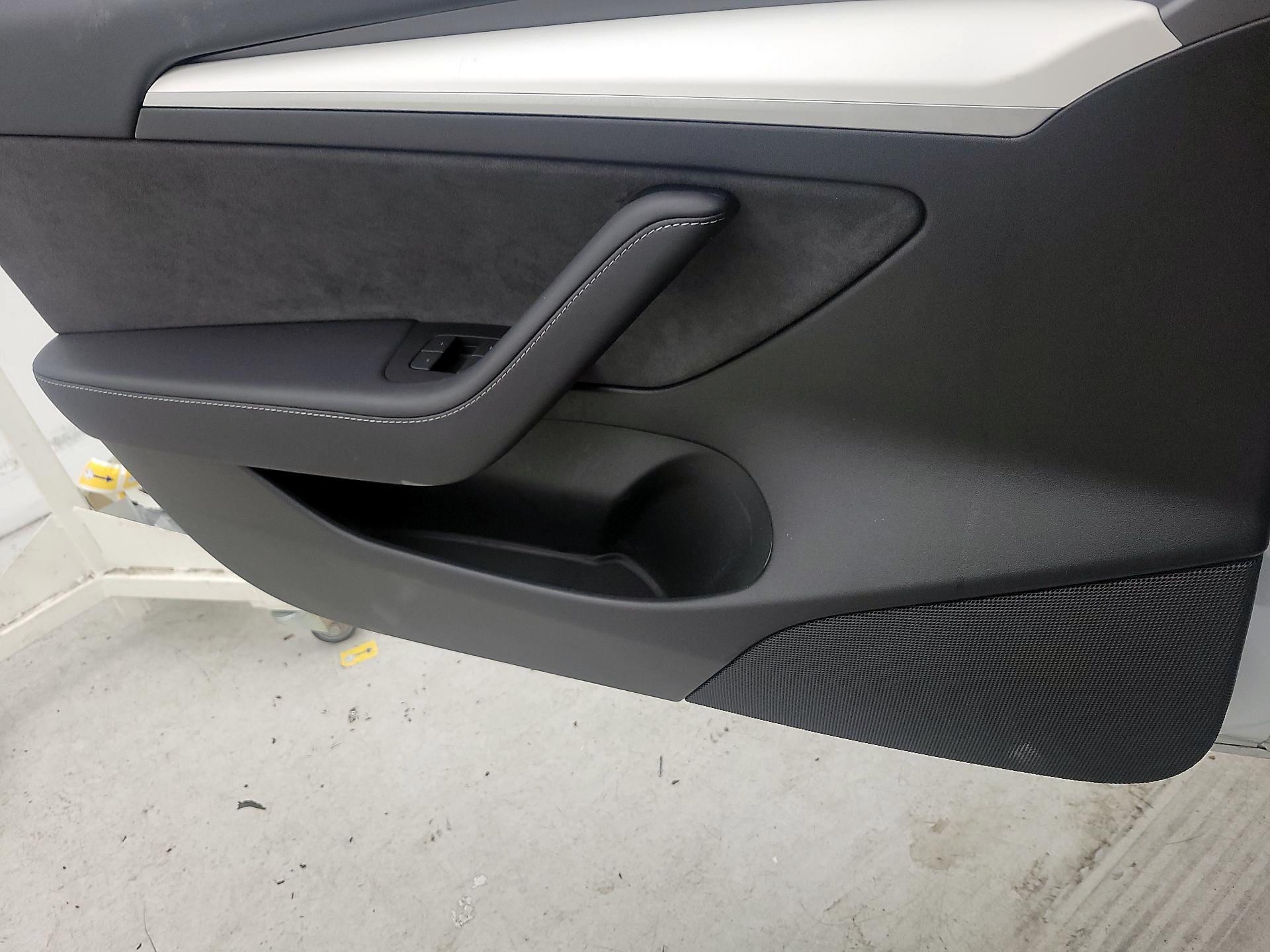 Thumbnail: 2023 Tesla Model 3 - 12