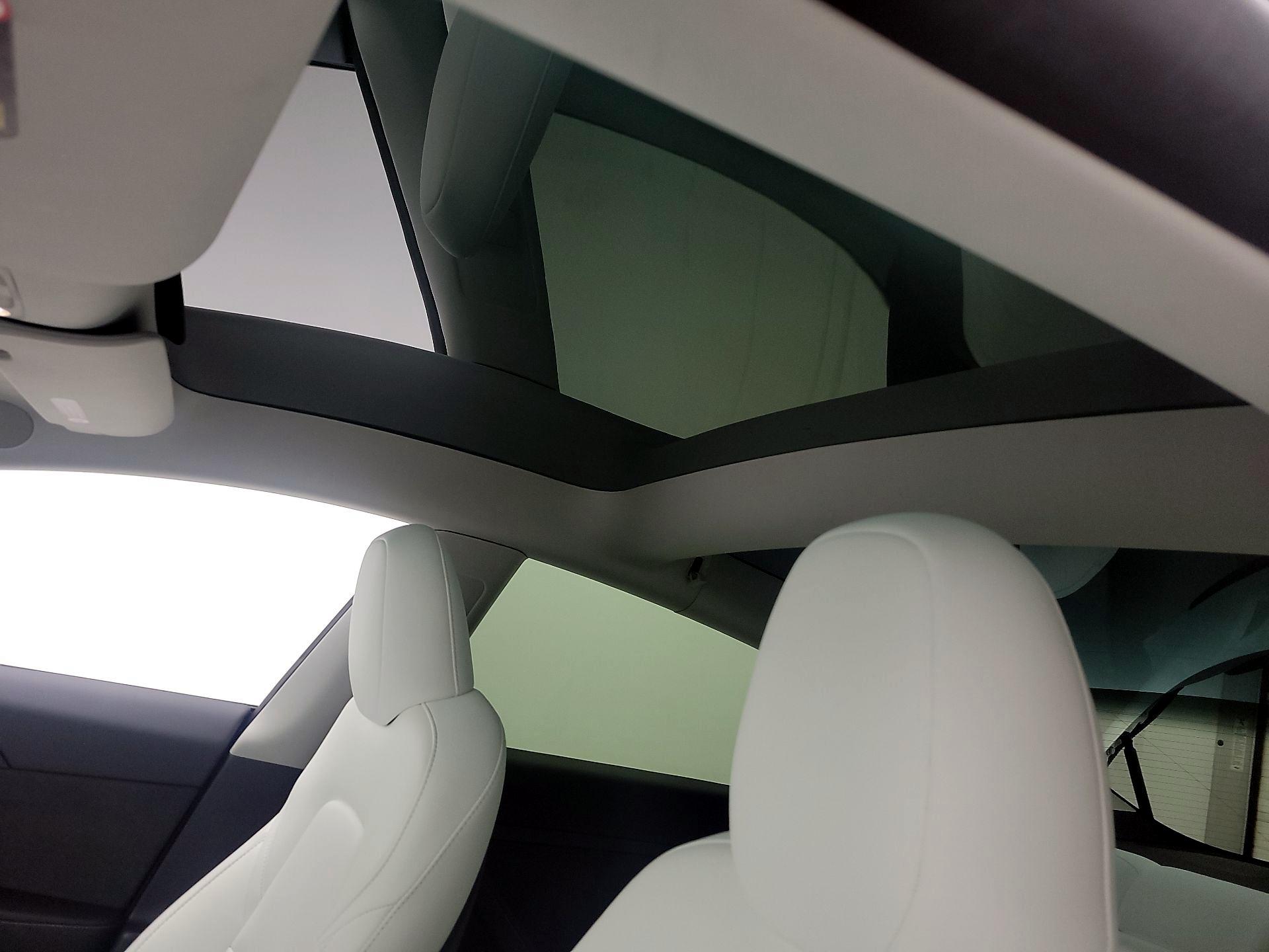 Thumbnail: 2023 Tesla Model 3 - 18