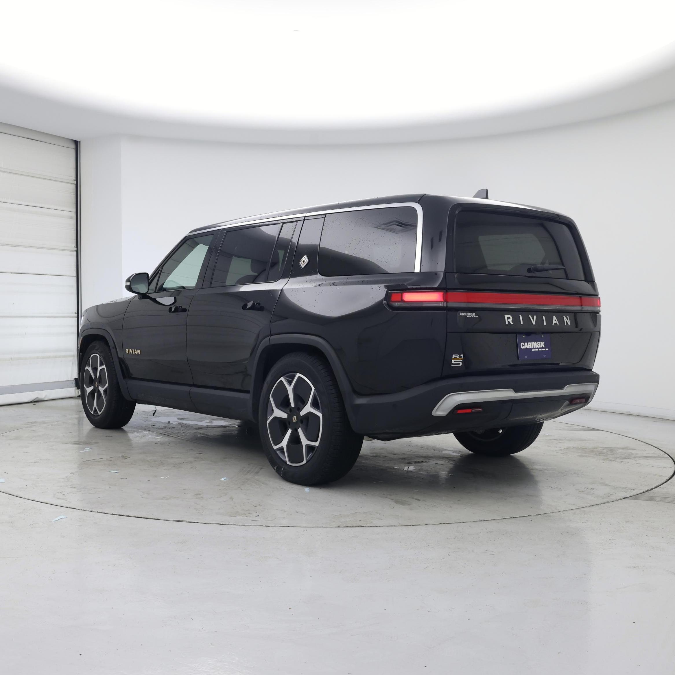 Thumbnail: 2023 Rivian R1S - 2