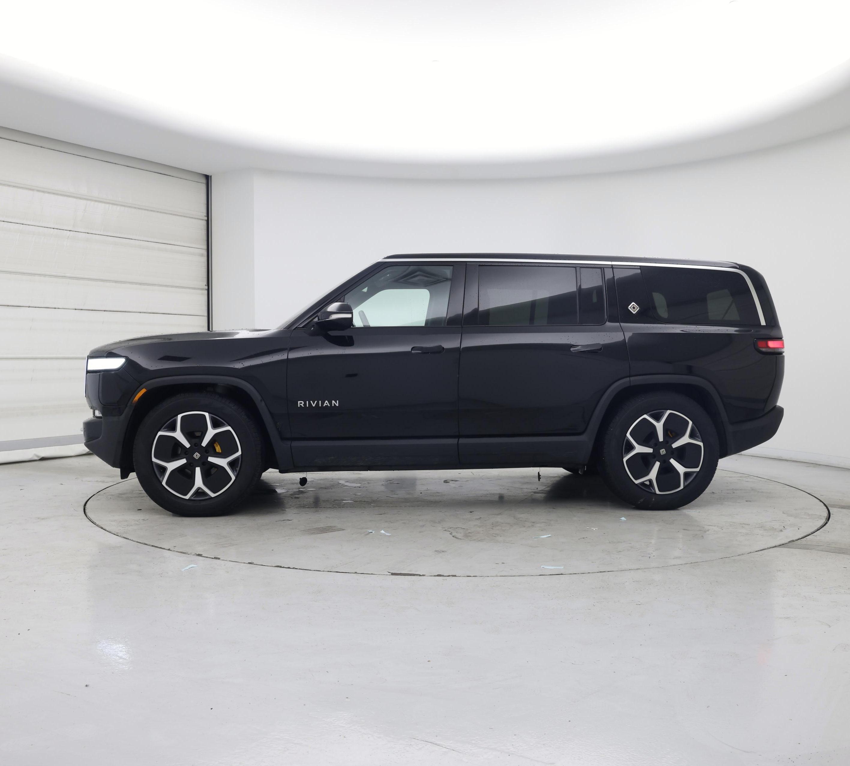 Thumbnail: 2023 Rivian R1S - 3