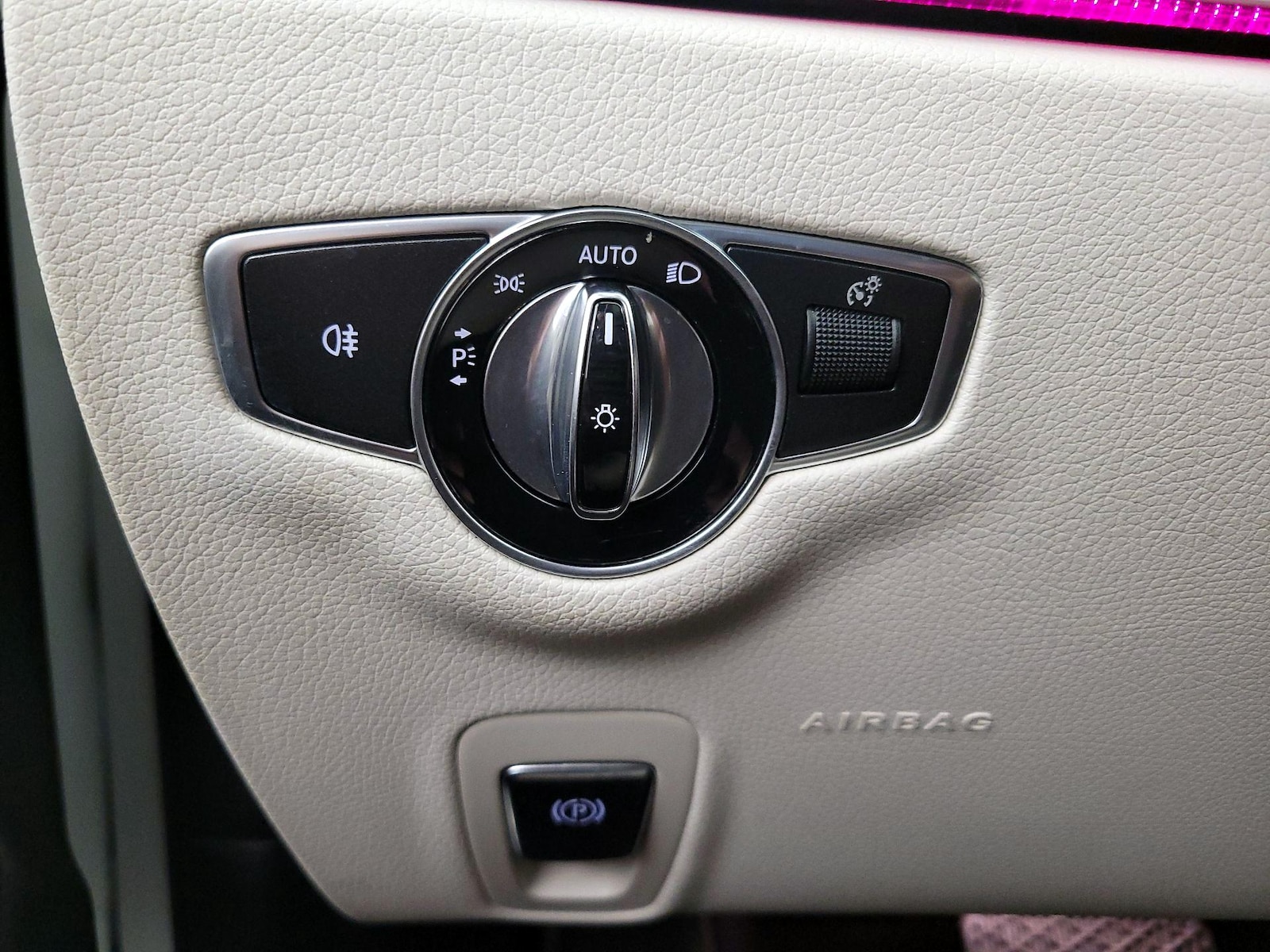 2019 Mercedes-Benz E-Class E300 - Photo 14