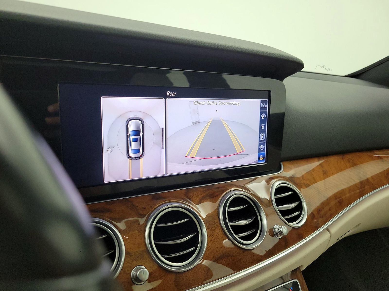 2019 Mercedes-Benz E-Class E300 - Photo 16