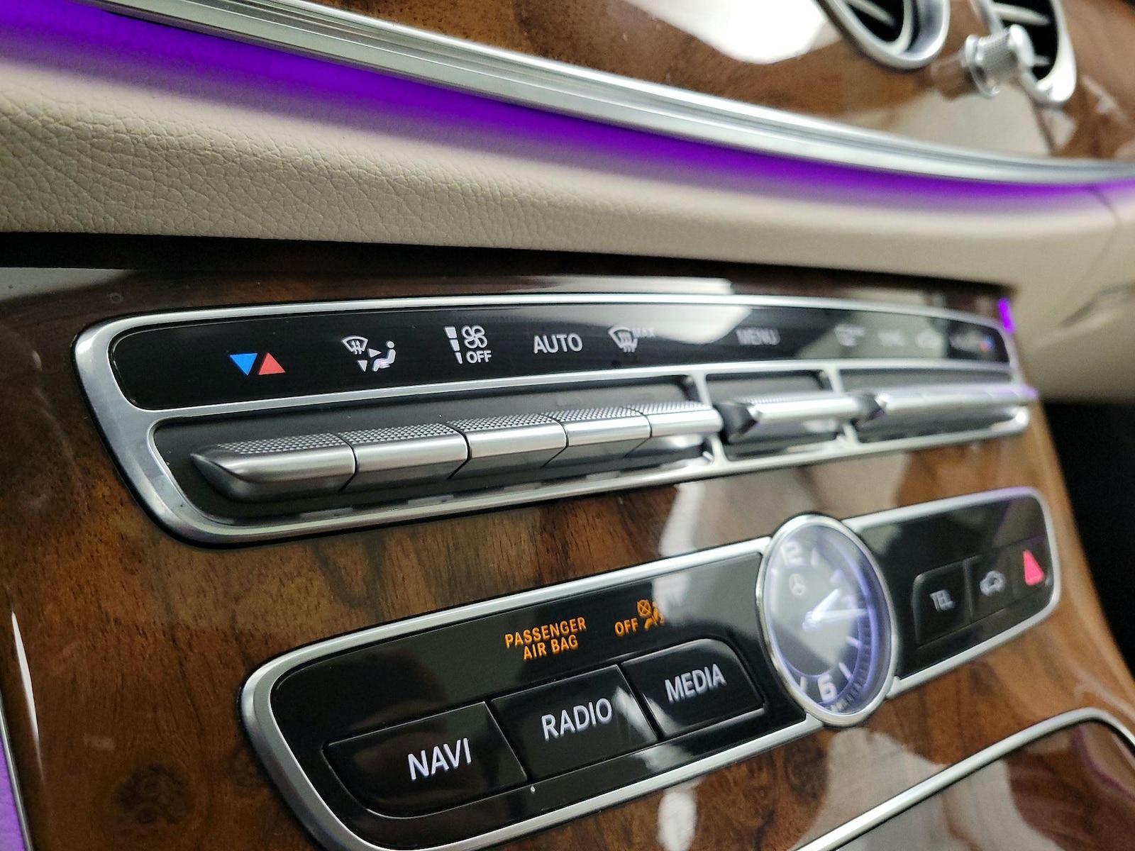 2019 Mercedes-Benz E-Class E300 - Photo 18