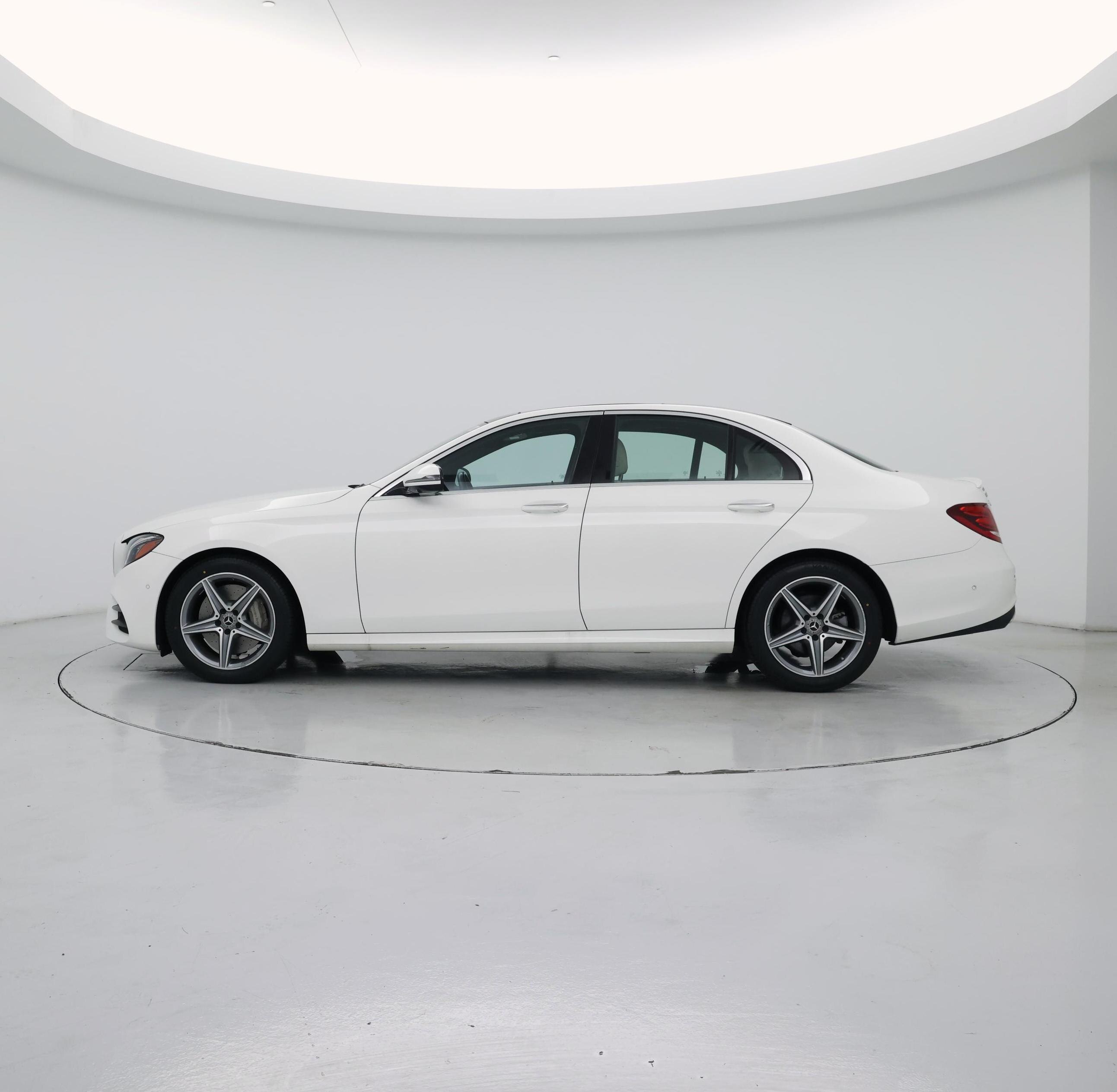 Thumbnail: 2019 Mercedes-Benz E-Class - 3