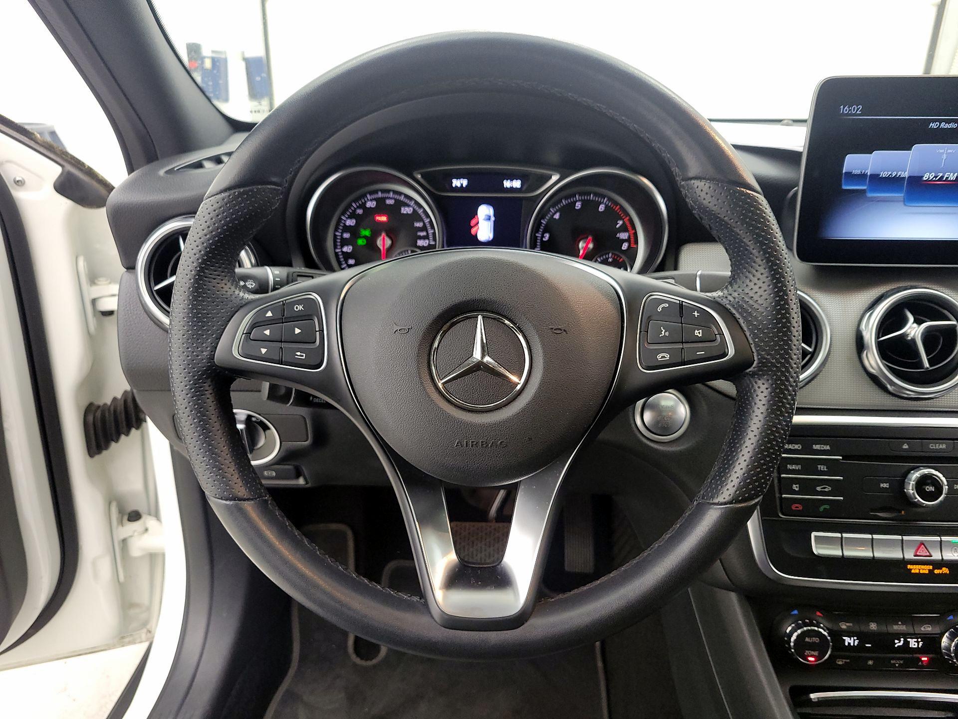 Thumbnail: 2020 Mercedes-Benz GLA - 10