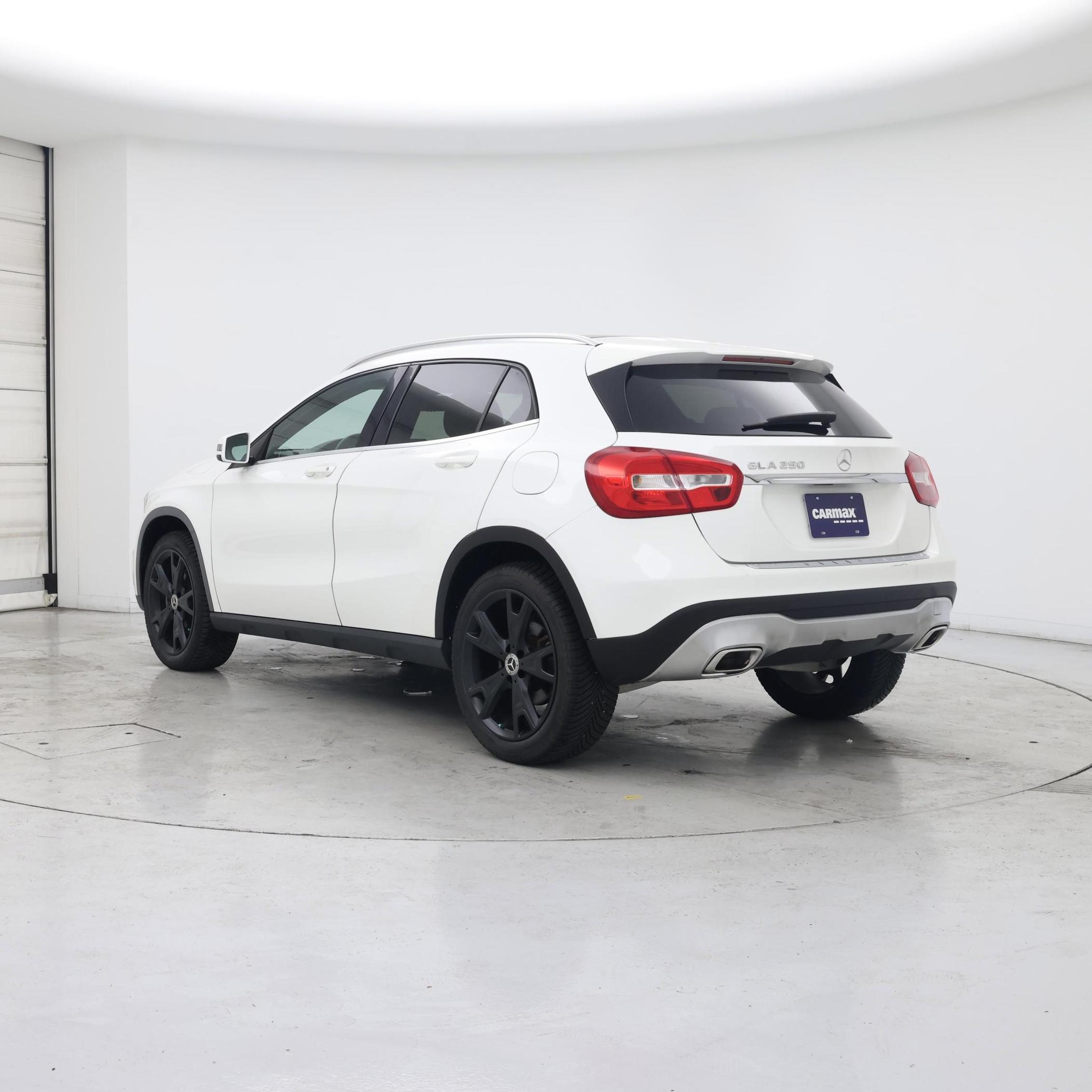 Thumbnail: 2020 Mercedes-Benz GLA - 2