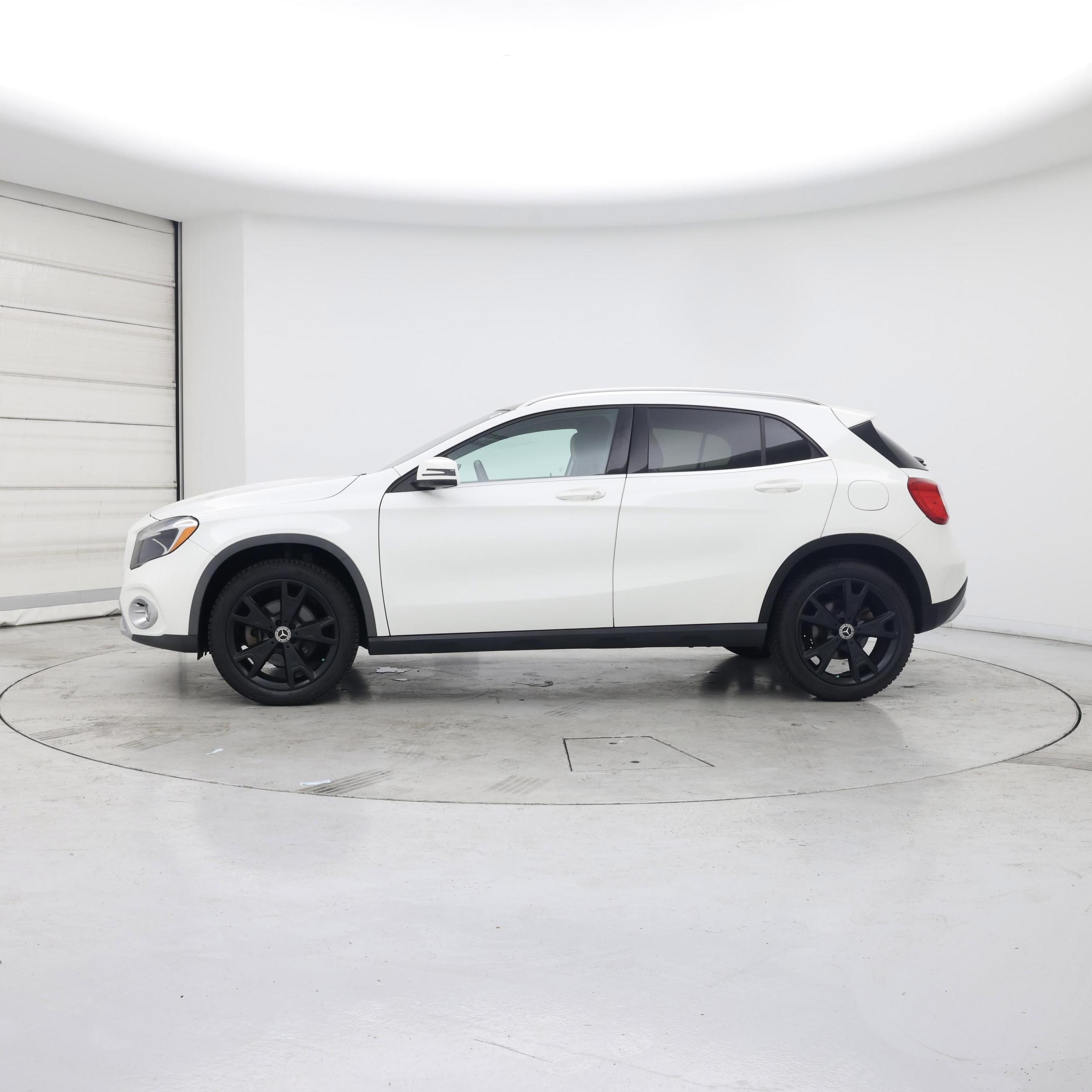 Thumbnail: 2020 Mercedes-Benz GLA - 3