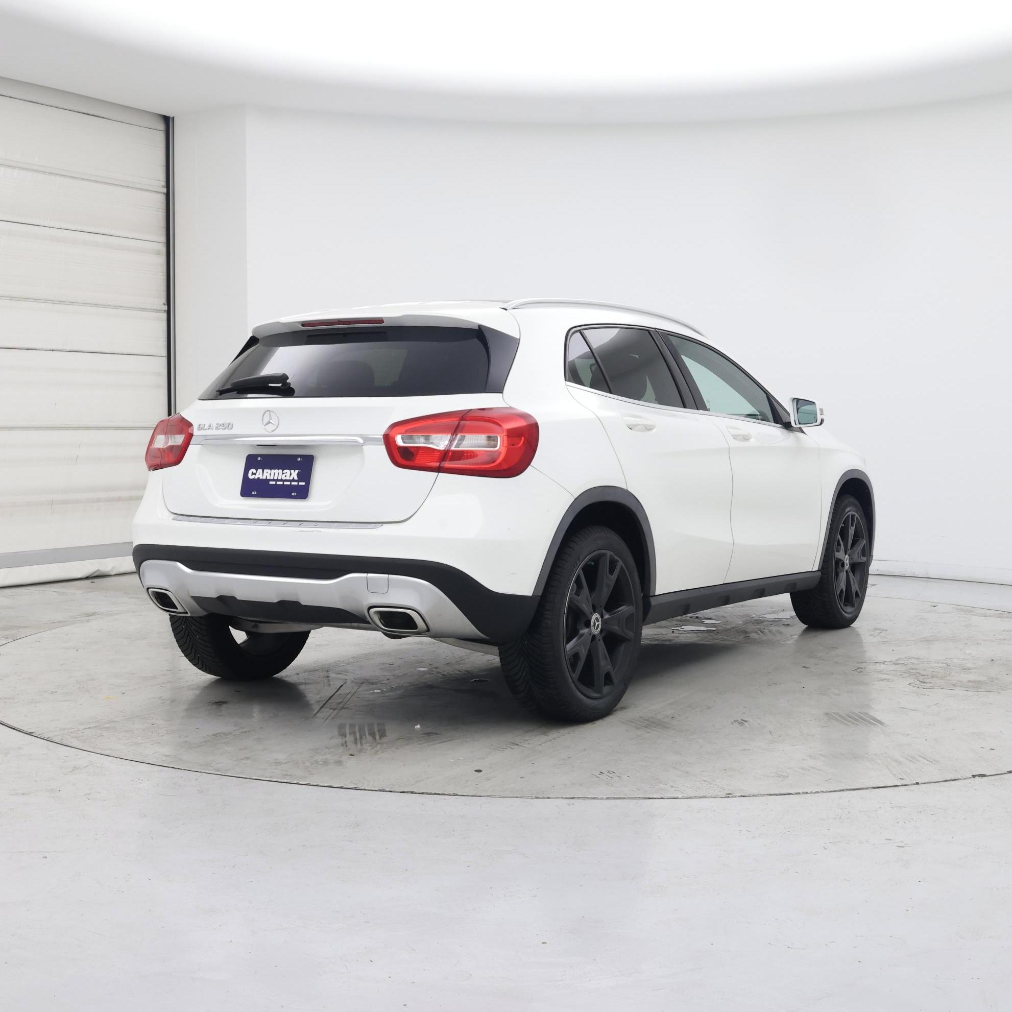 Thumbnail: 2020 Mercedes-Benz GLA - 8