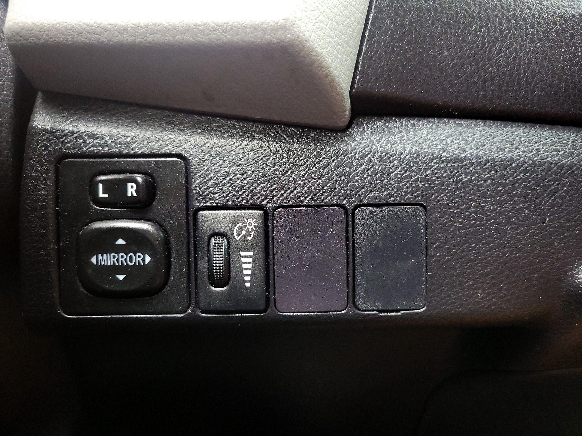 Thumbnail: 2016 Toyota Corolla - 13