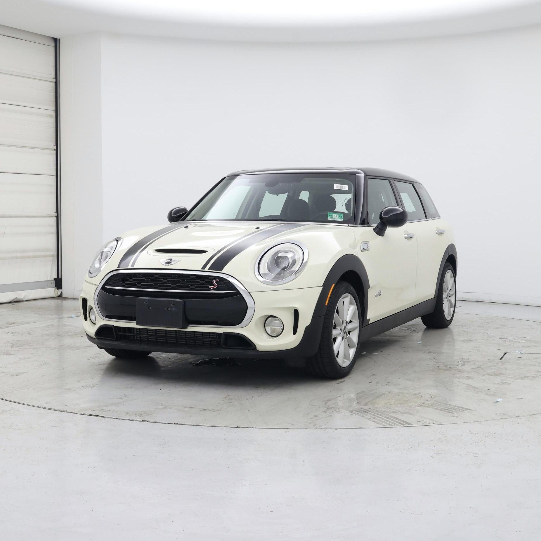Thumbnail: 2017 MINI Cooper Clubman - 4