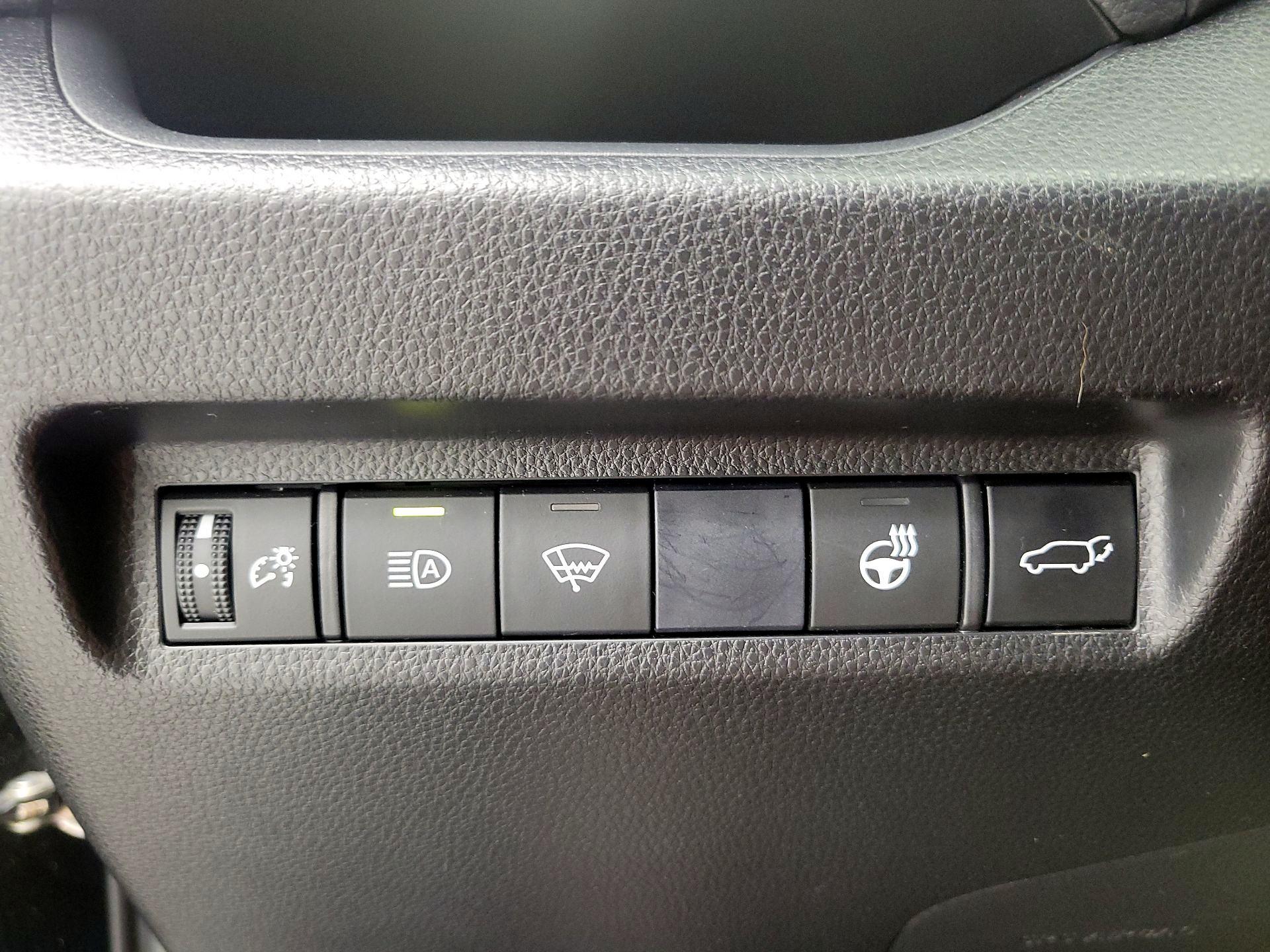 Thumbnail: 2020 Toyota RAV4 - 13