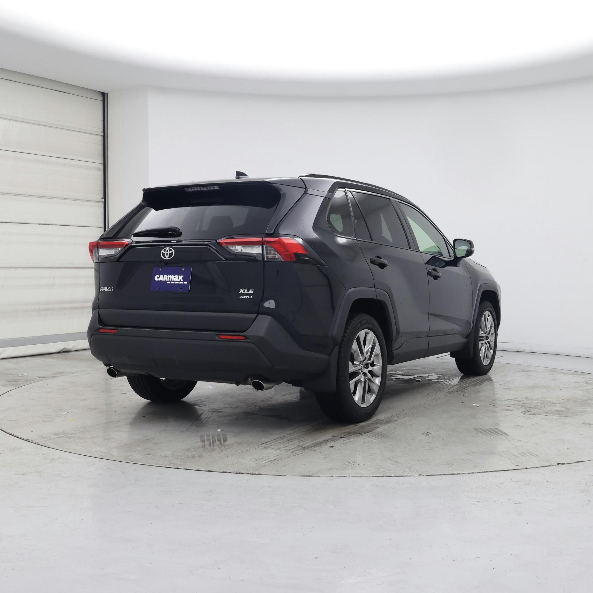 Thumbnail: 2020 Toyota RAV4 - 8