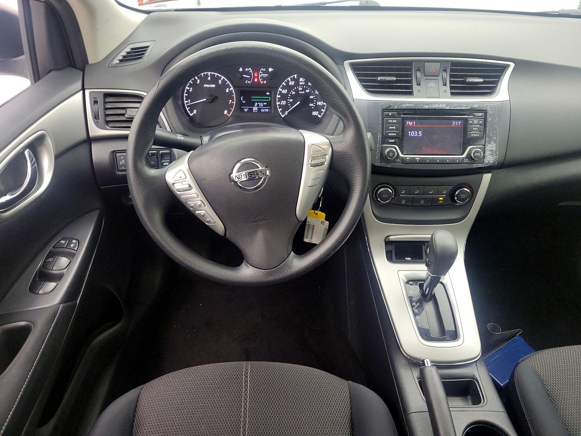 Thumbnail: 2015 Nissan Sentra - 10
