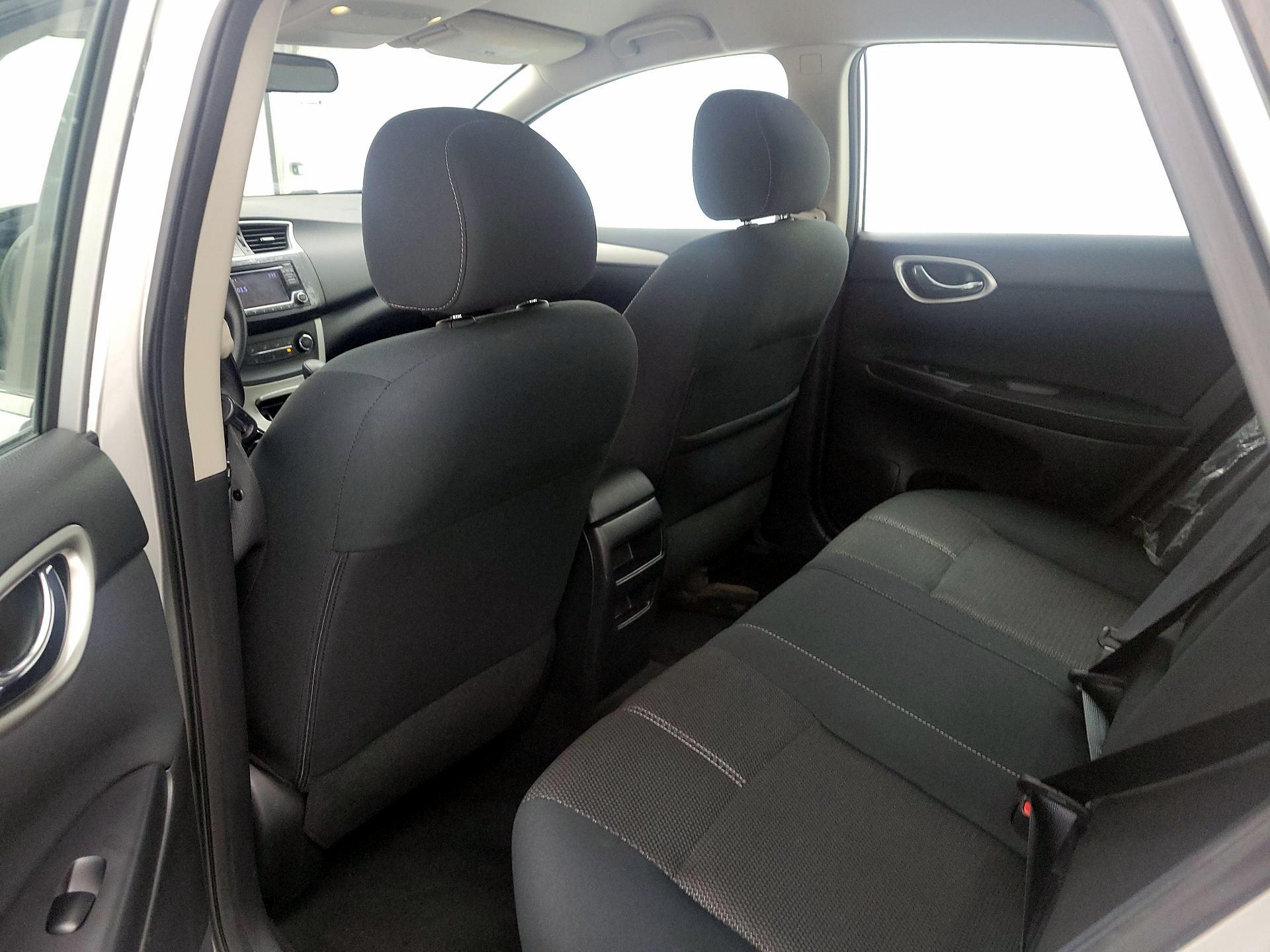 Thumbnail: 2015 Nissan Sentra - 18