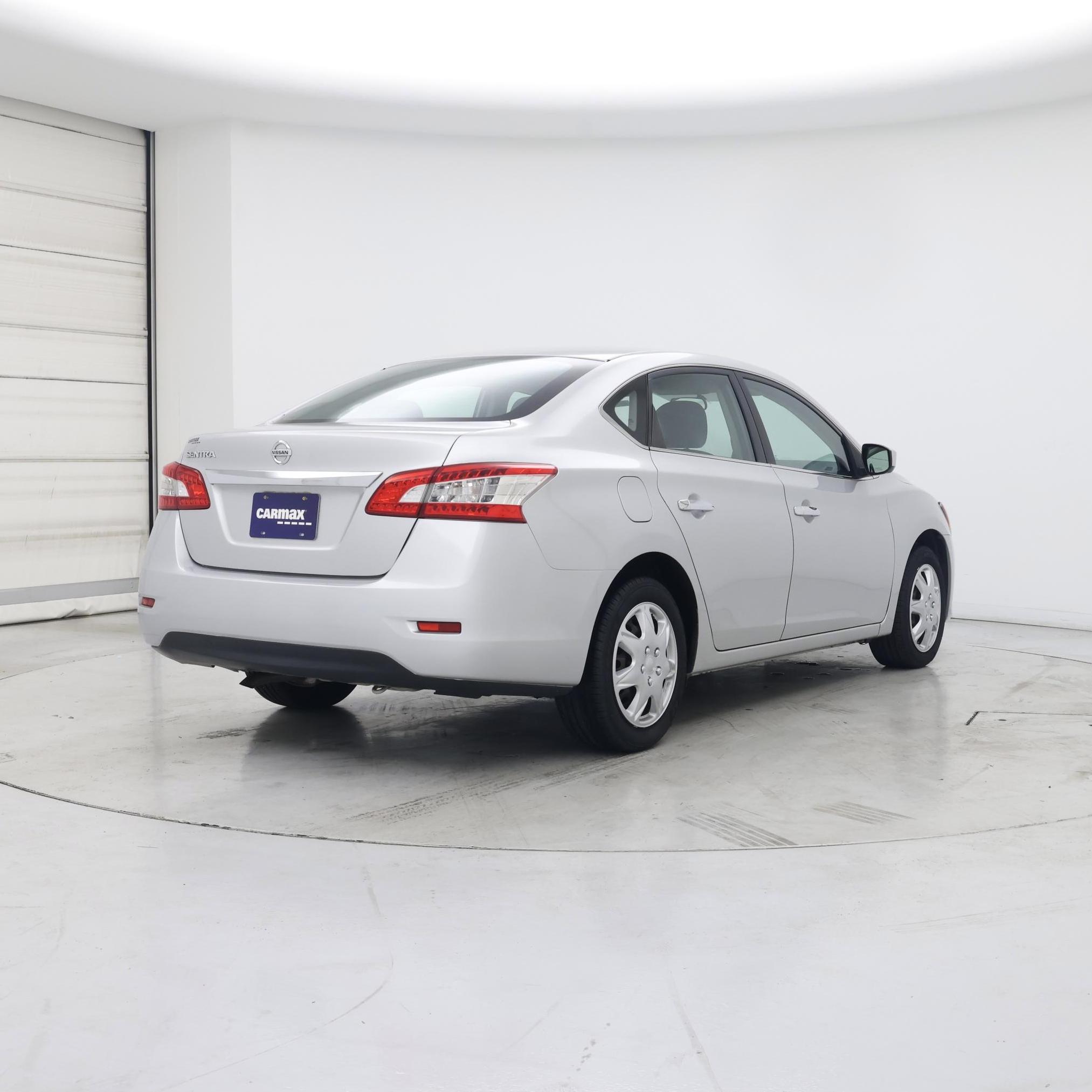 Thumbnail: 2015 Nissan Sentra - 8