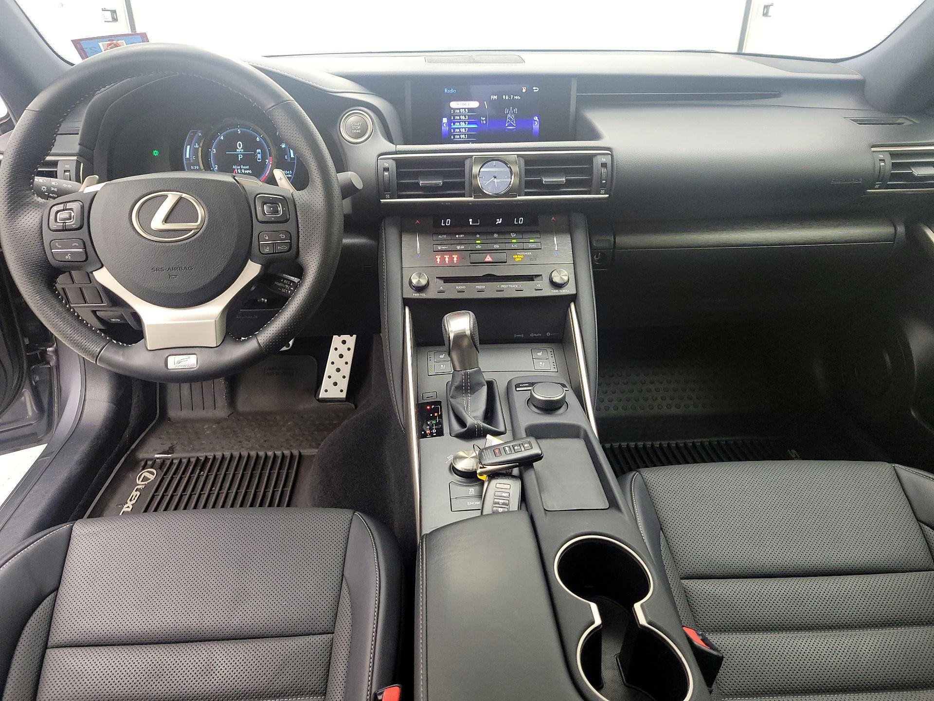 Thumbnail: 2019 Lexus IS - 9