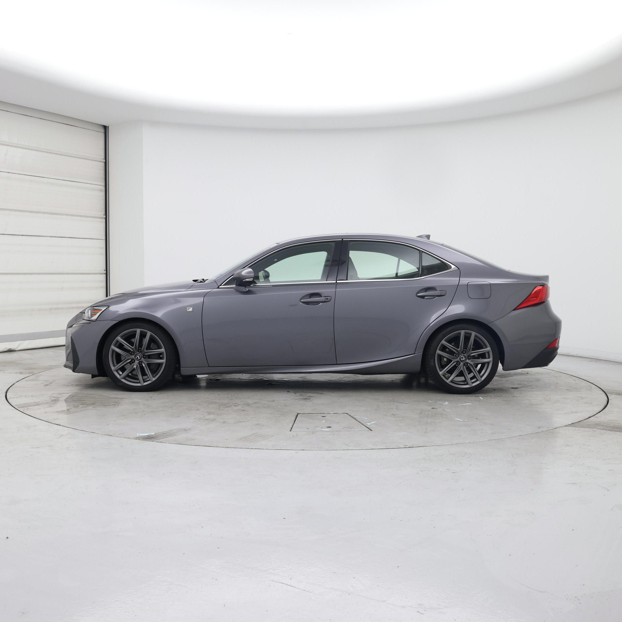 Thumbnail: 2019 Lexus IS - 3